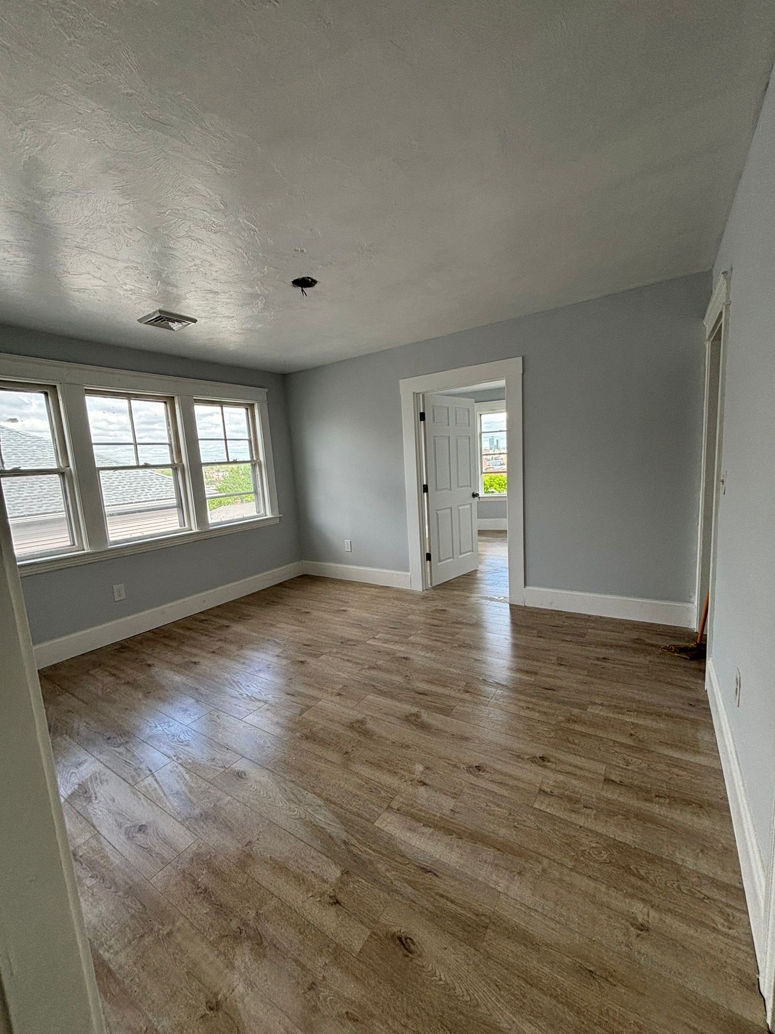 12 Hillside St, Worcester, MA 01610 - Image 3