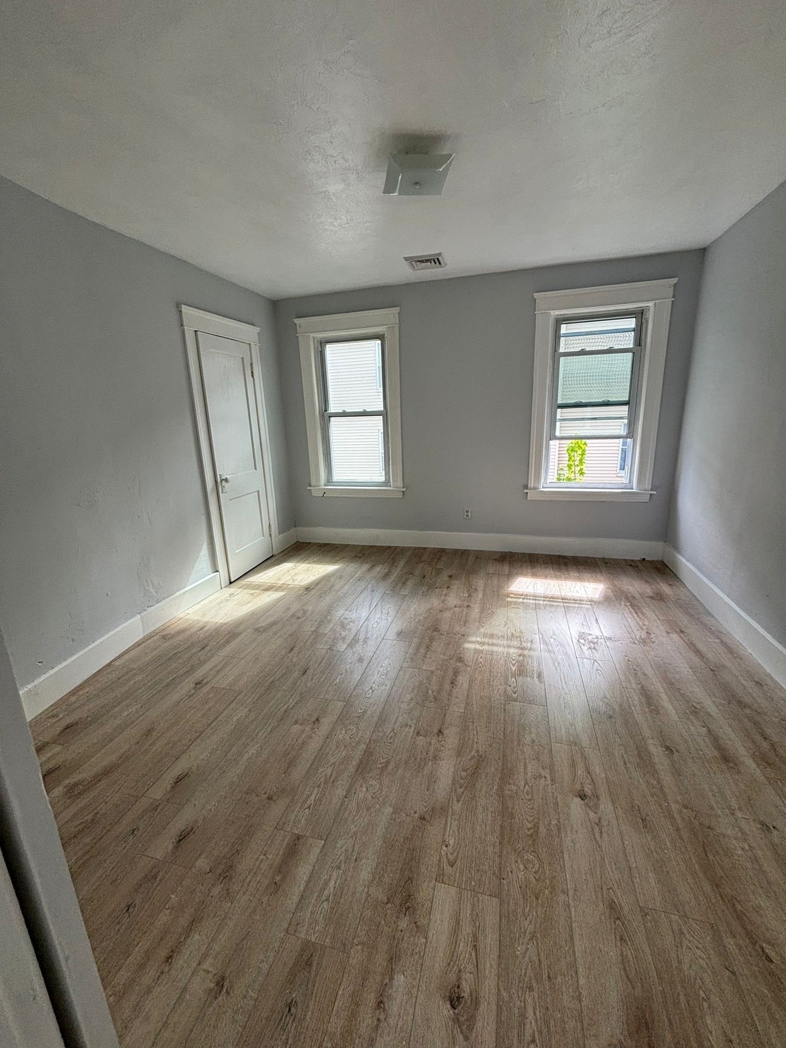 12 Hillside St, Worcester, MA 01610 - Image 5