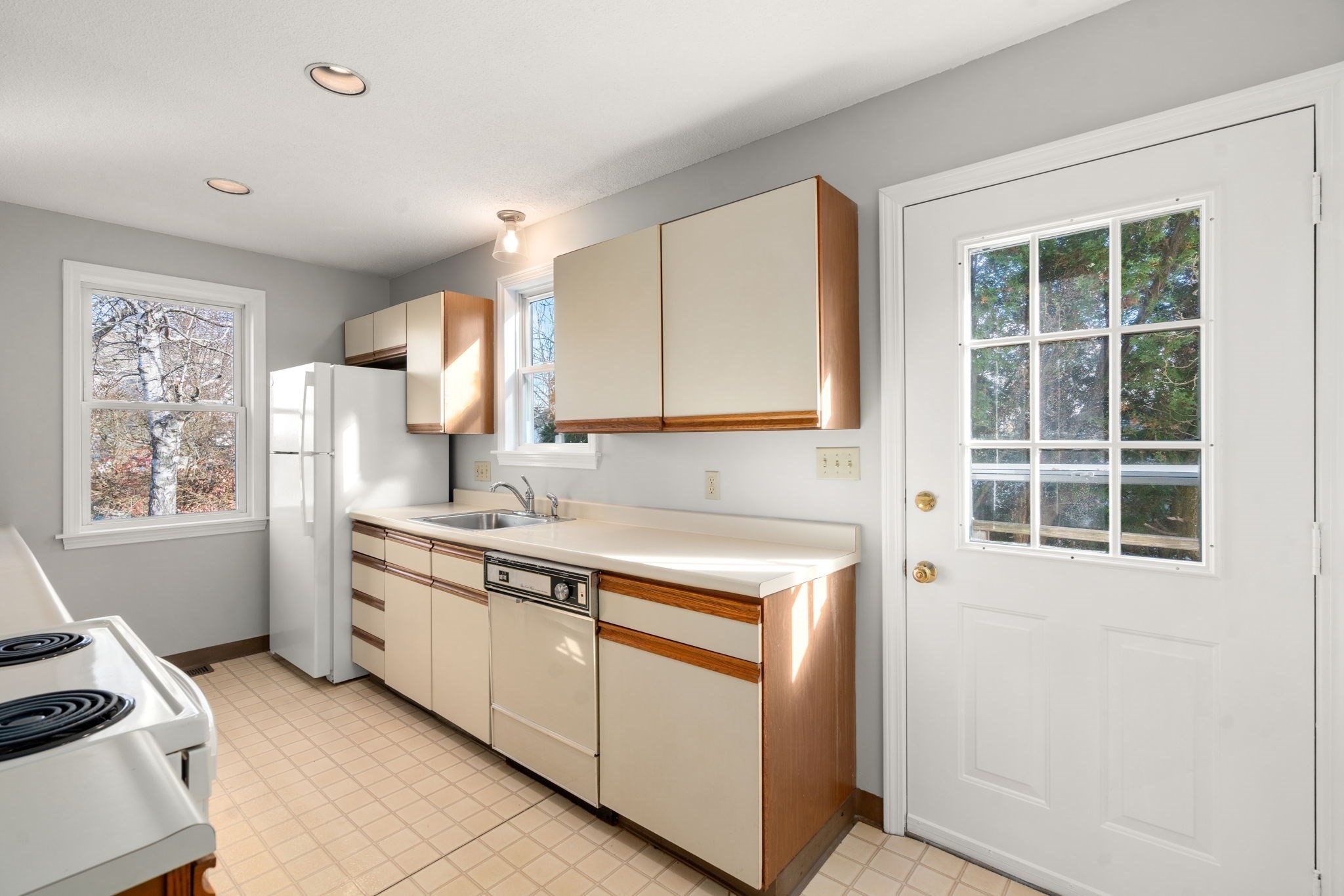 36 Irving St Unit B, Salem, MA 01970 - Image 4