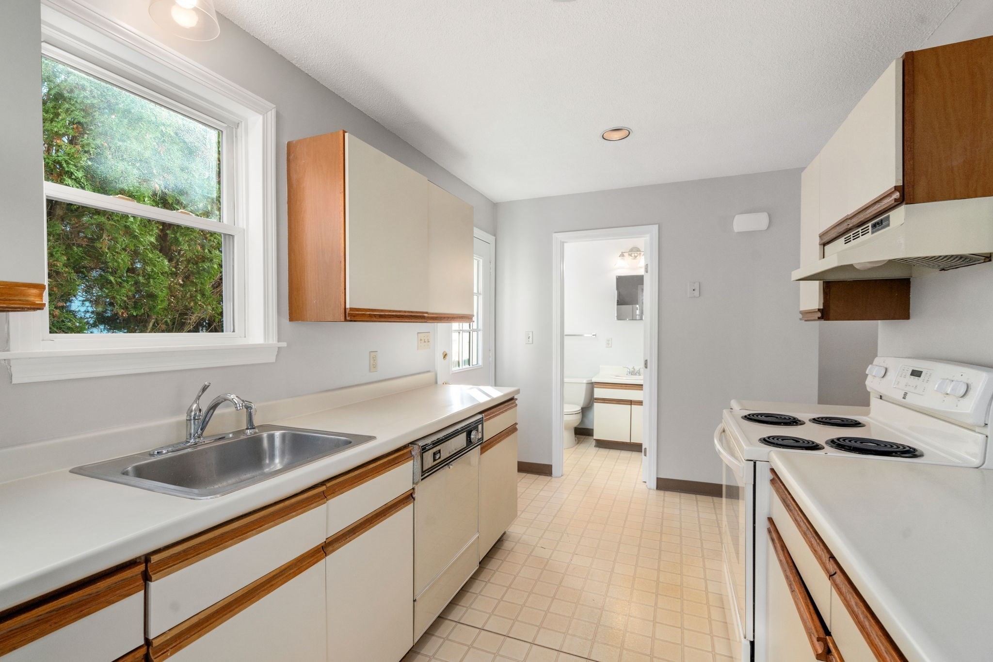 36 Irving St Unit B, Salem, MA 01970 - Image 6