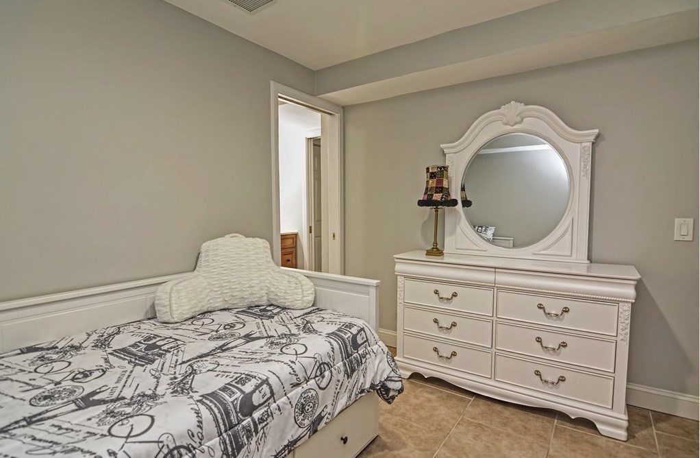 56 Valley St, Everett, MA 02149 - Image 33