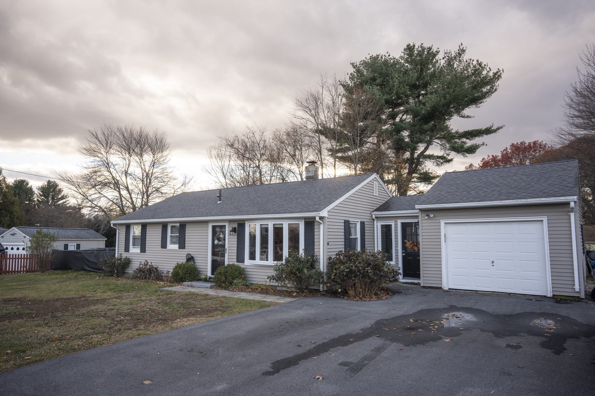 64 Elizabeth Rd, Billerica, MA 01821