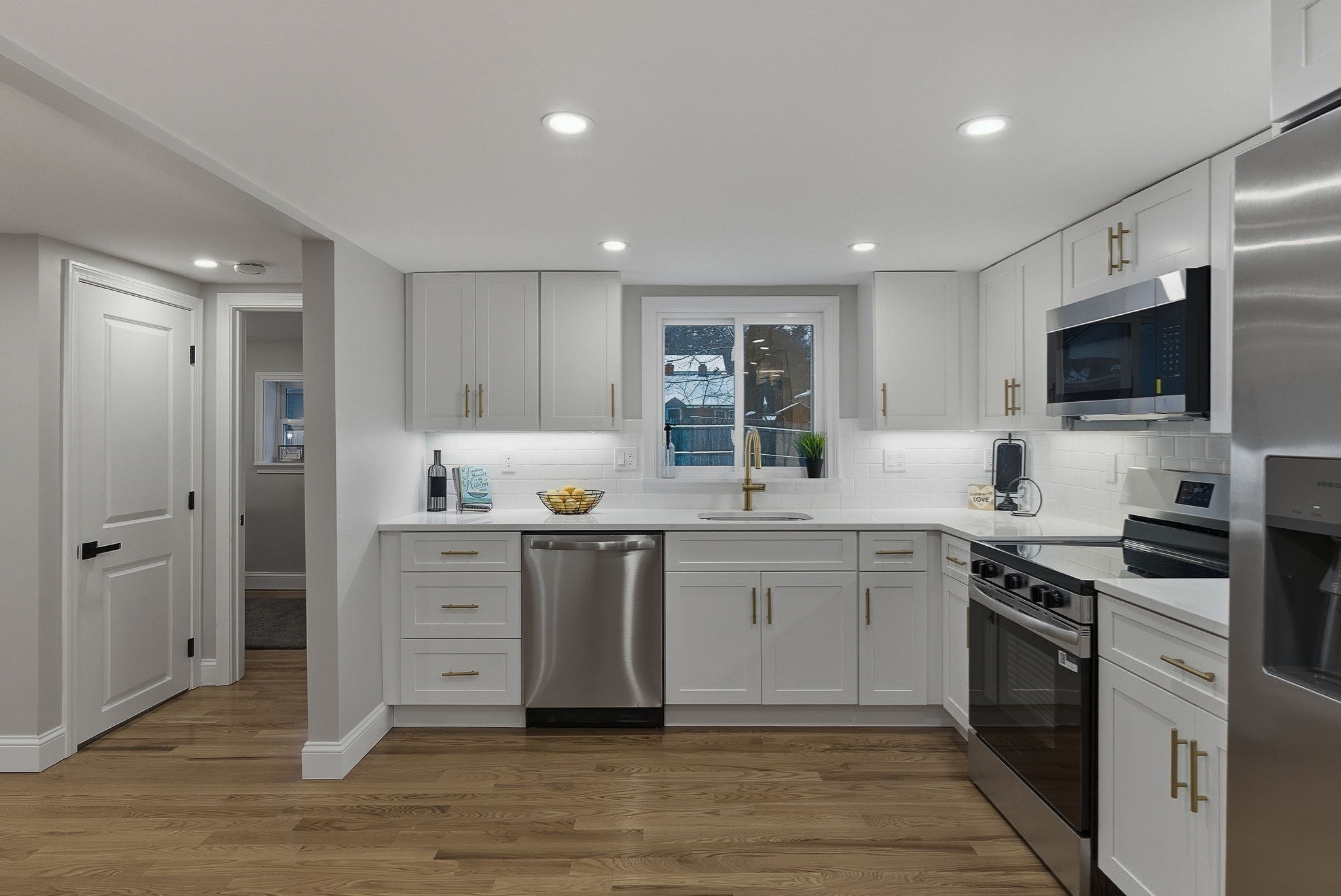 35 Oak St, Tewksbury, MA 01876 - Image 8