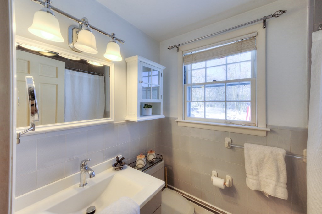 3 Shoreham St, Worcester, MA 01605 - Image 17