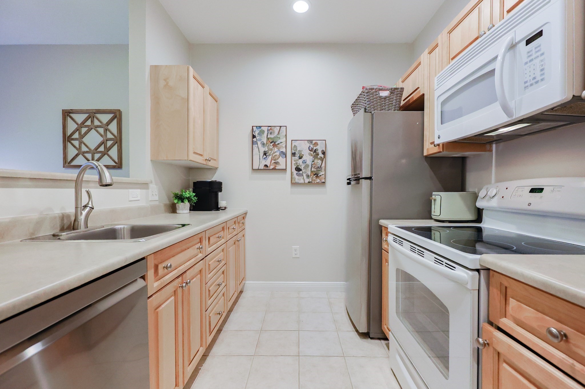 8 Walnut St Unit 209, Peabody, MA 01960 - Image 4