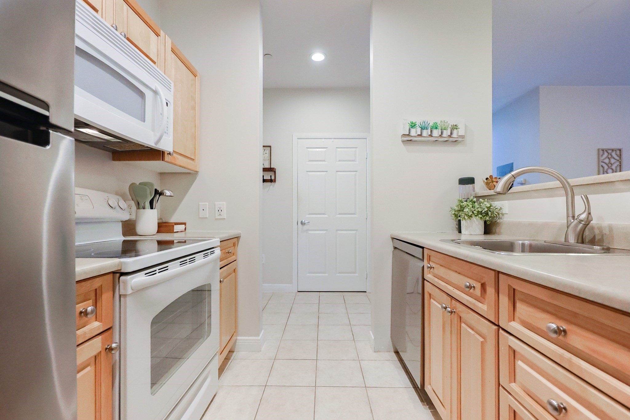 8 Walnut St Unit 209, Peabody, MA 01960 - Image 5