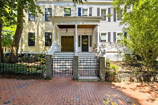 149a Bishop Allen Drive, Apt A