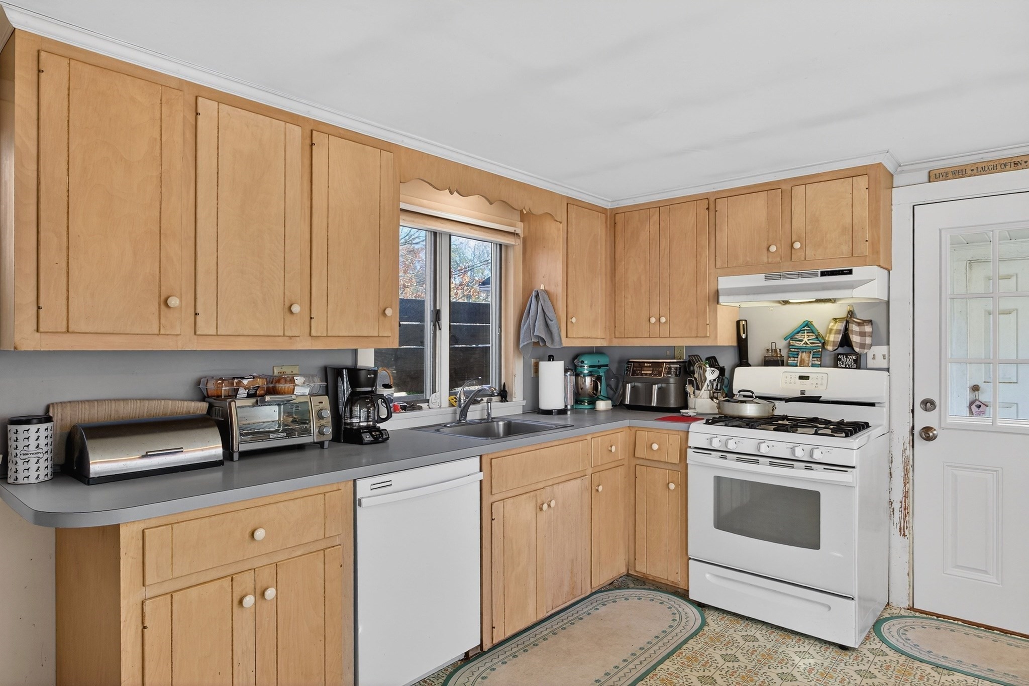 933 W Yarmouth Rd, Yarmouth, MA 02675 - Image 9
