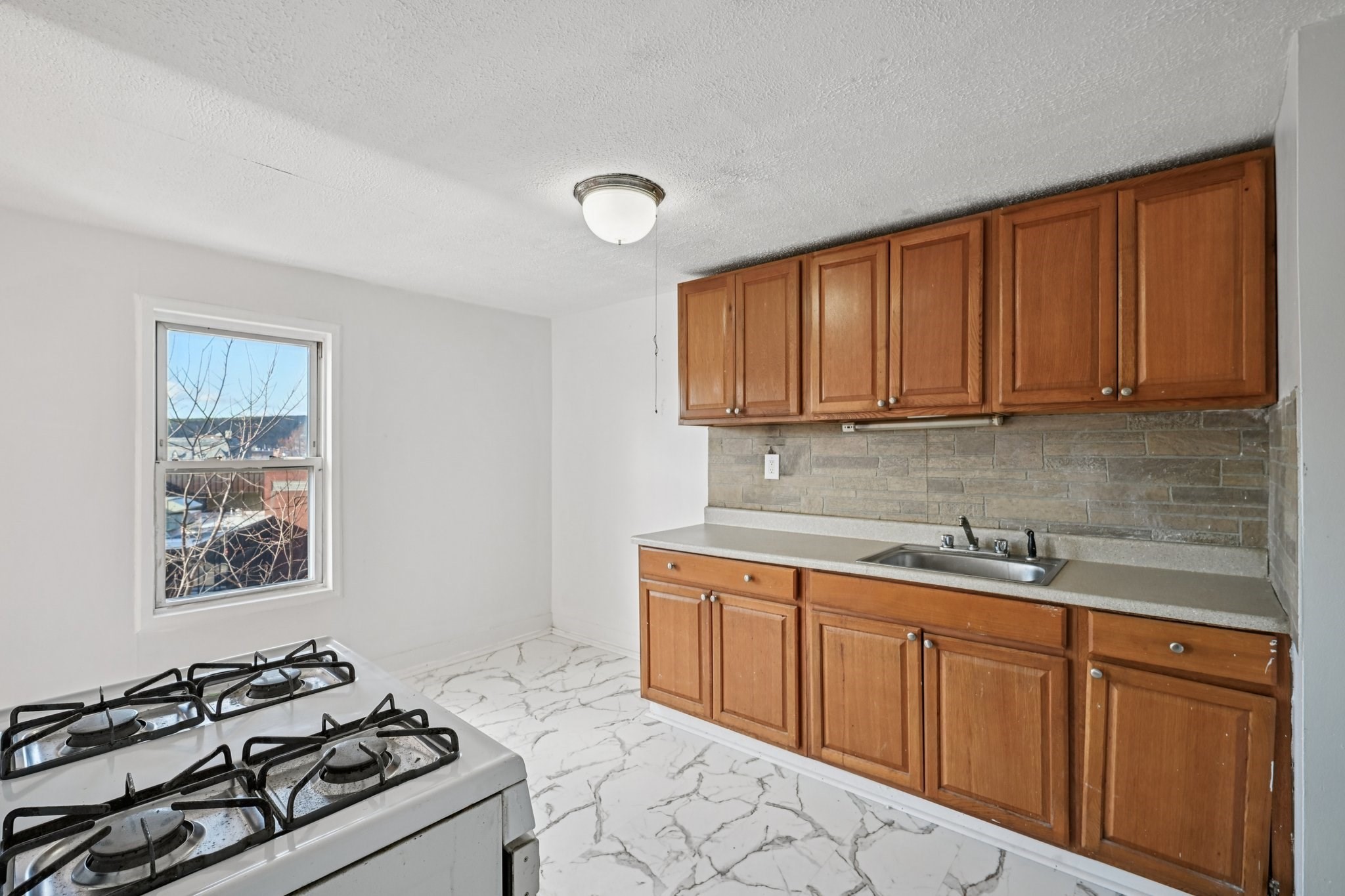 43 Pleasant St, Fitchburg, MA 01420 - Image 15