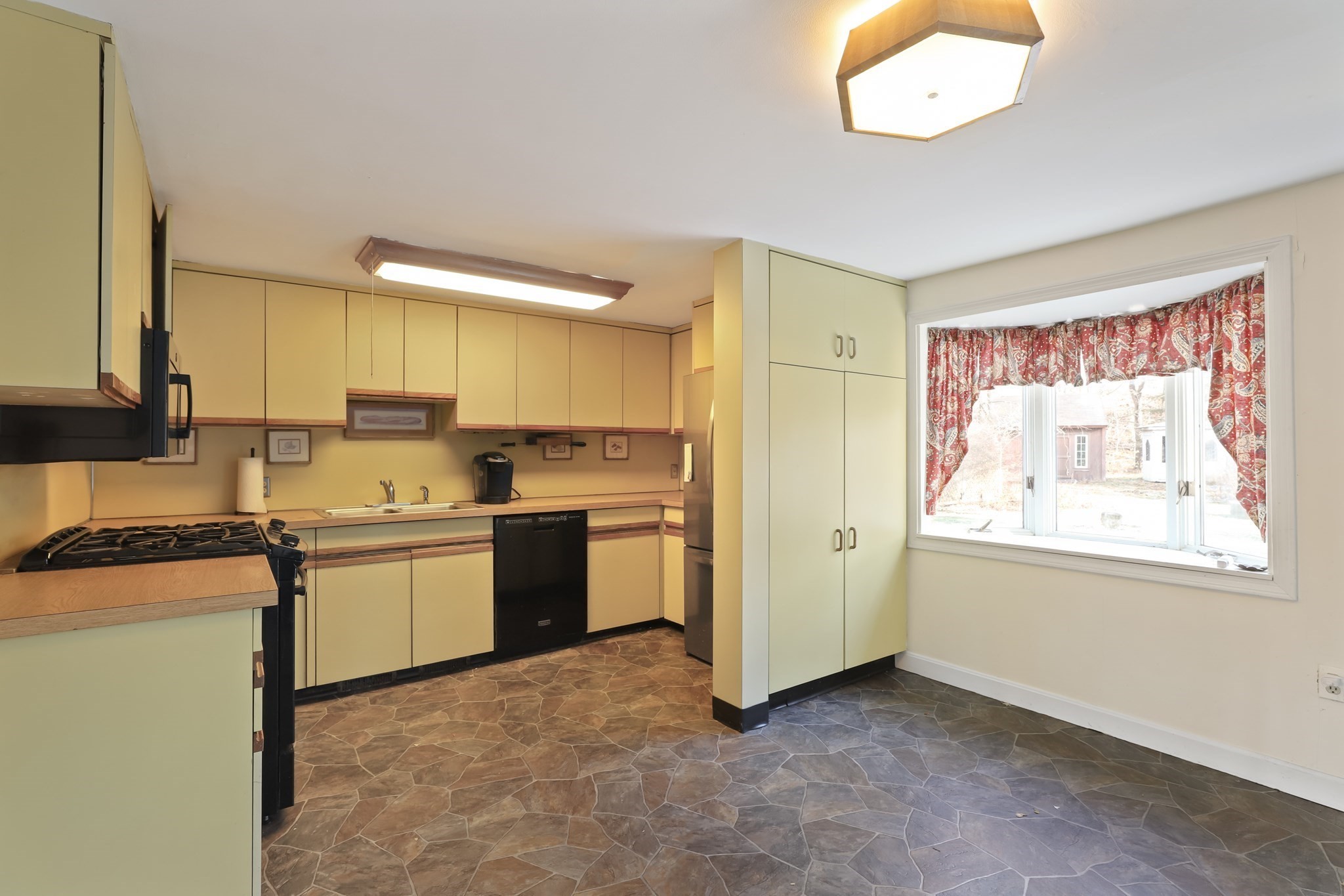 22 Coolidge Rd, Walpole, MA 02081 - Image 12