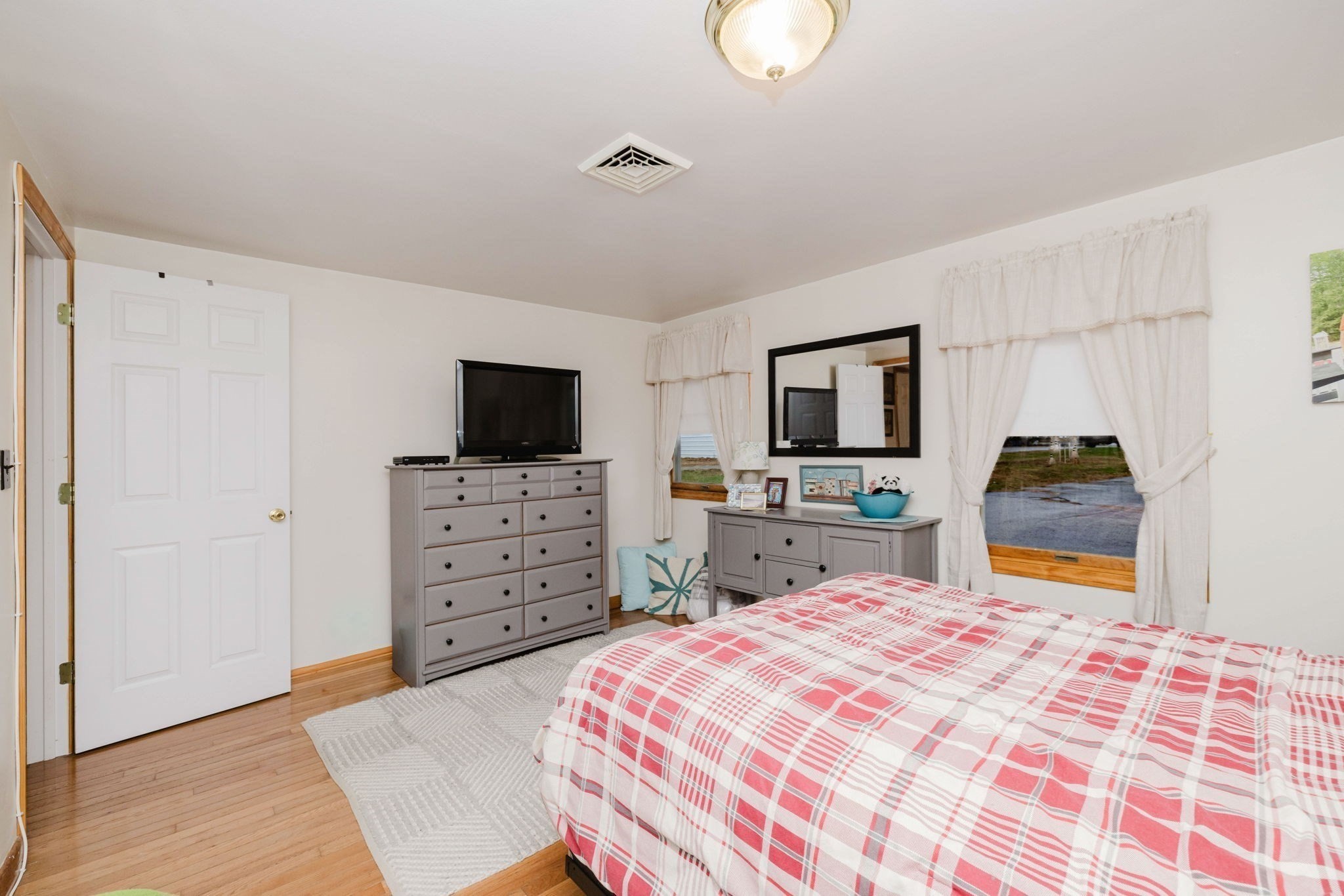 107 Walker, Swansea, MA 02777 - Image 18