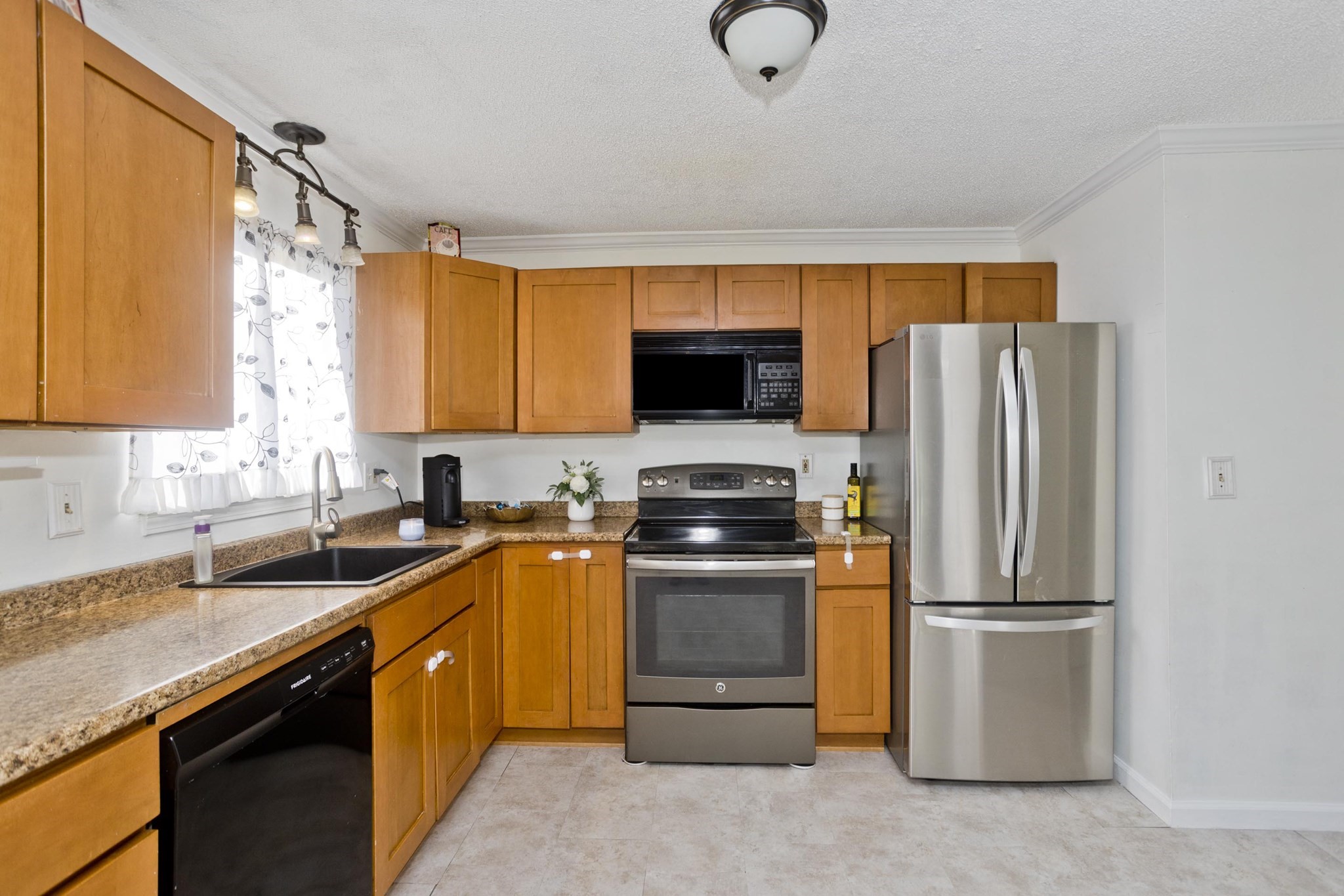 66 Sheri Ln Unit 66, Agawam, MA 01001 - Image 5