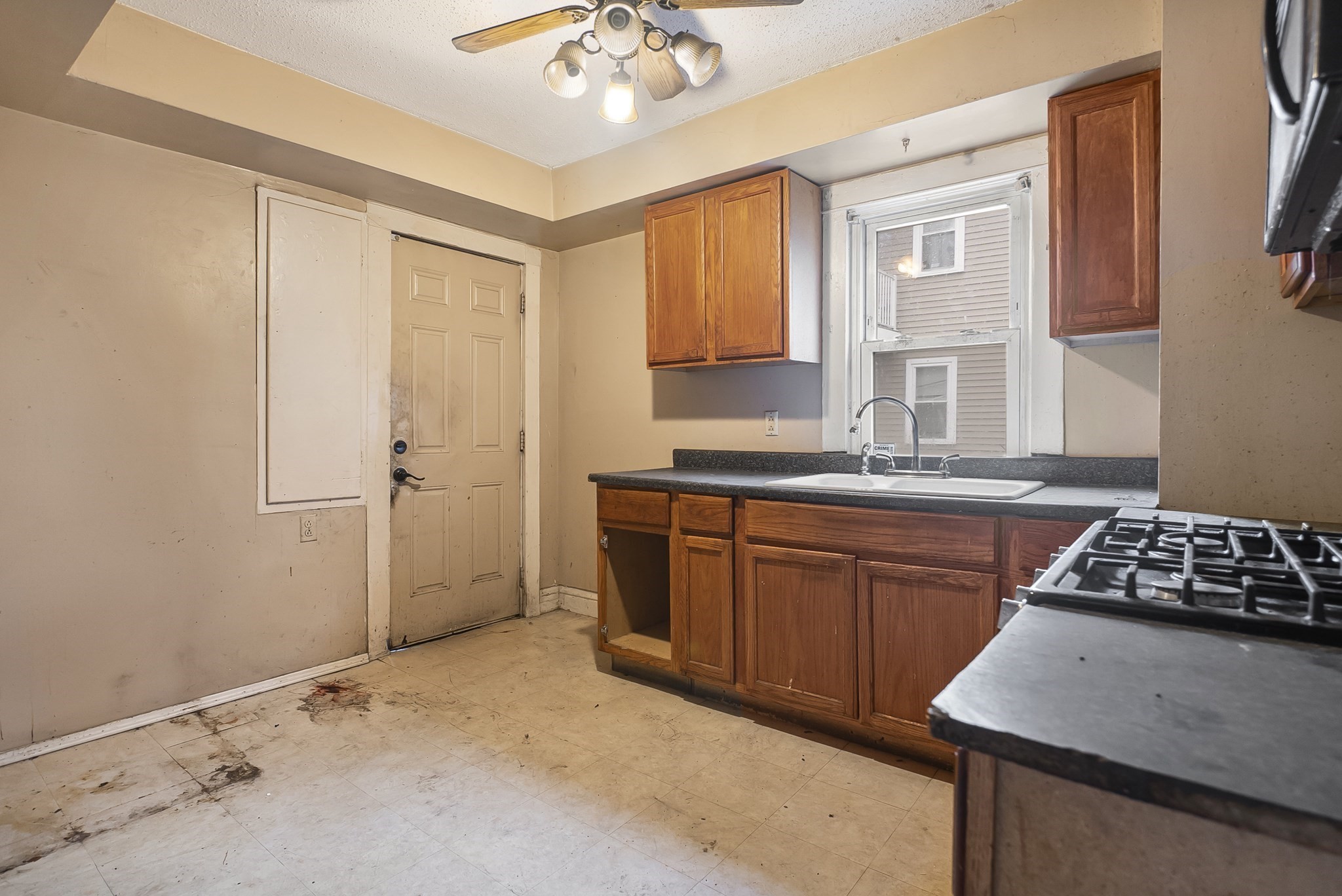 62 Kenyon St, Springfield, MA 01109 - Image 8