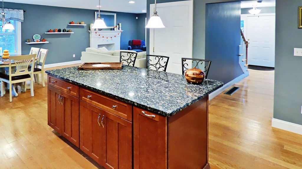 255 Holmes St, Hanson, MA 02341 - Image 9