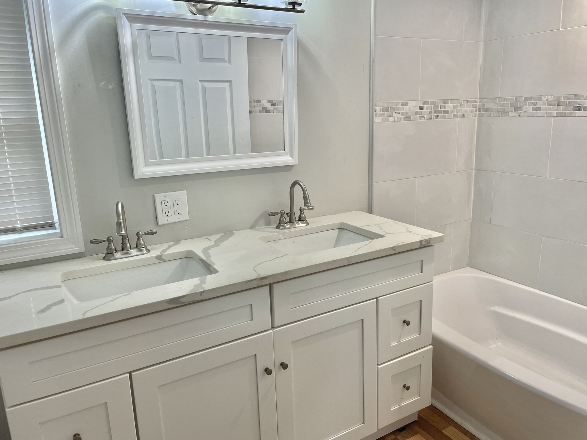 20 Hillside Ct, Amesbury, MA 01913 - Image 10