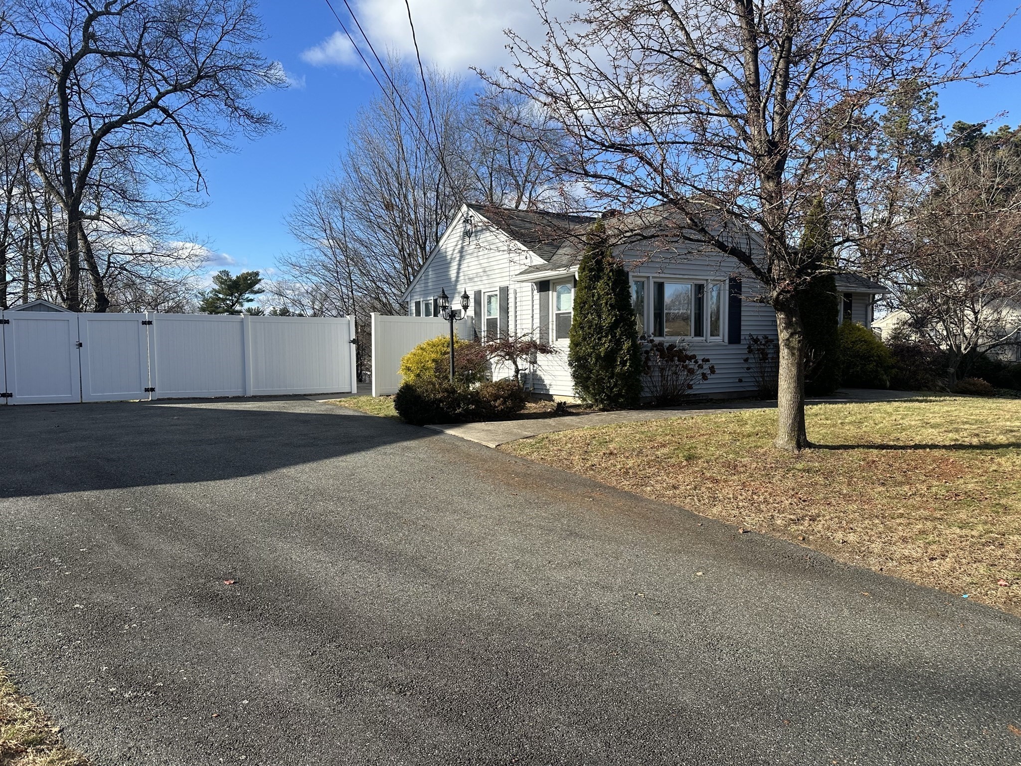 254 Hartwick St, Springfield, MA 01108 - Image 2