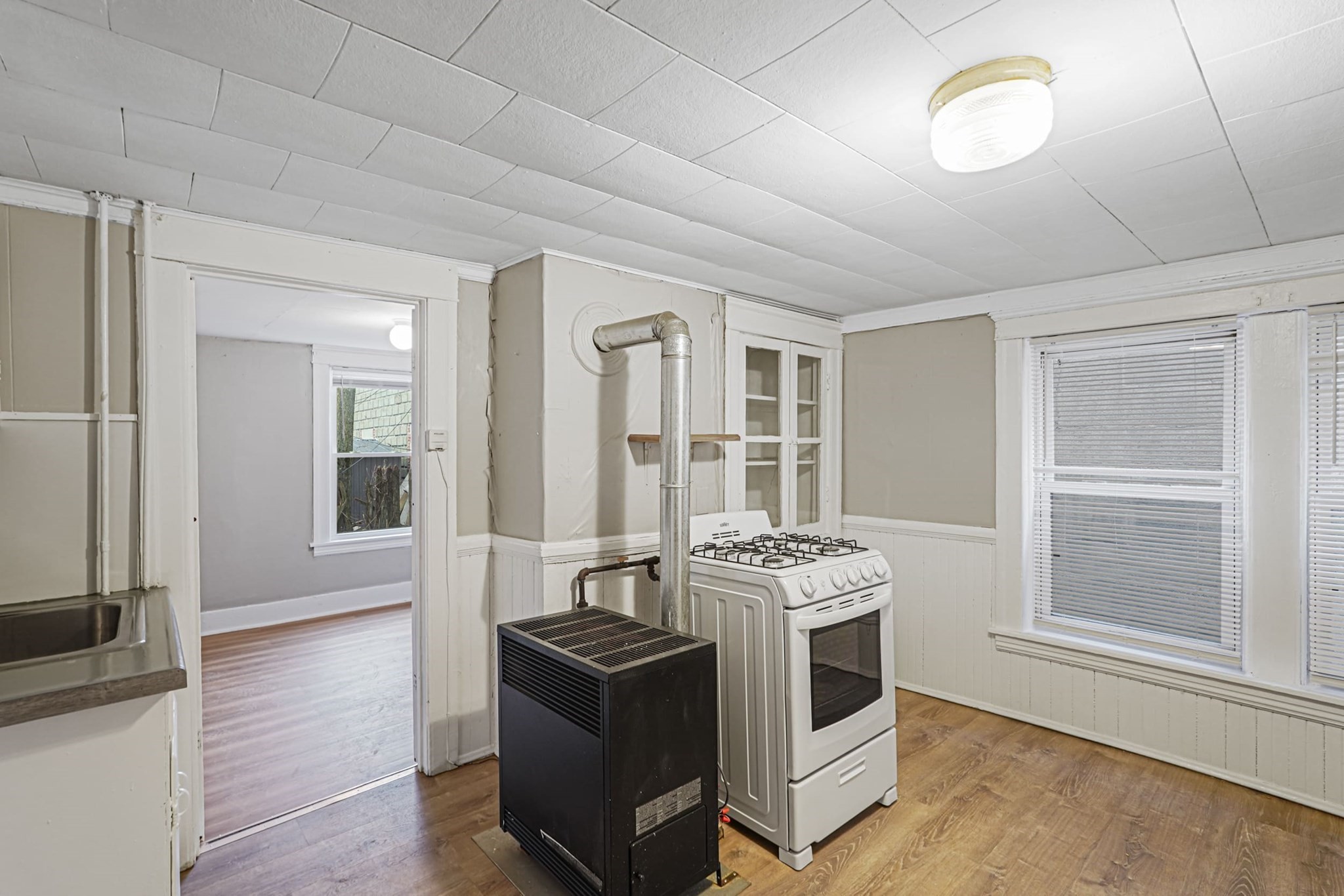 10 Ellsworth St, Worcester, MA 01610 - Image 25