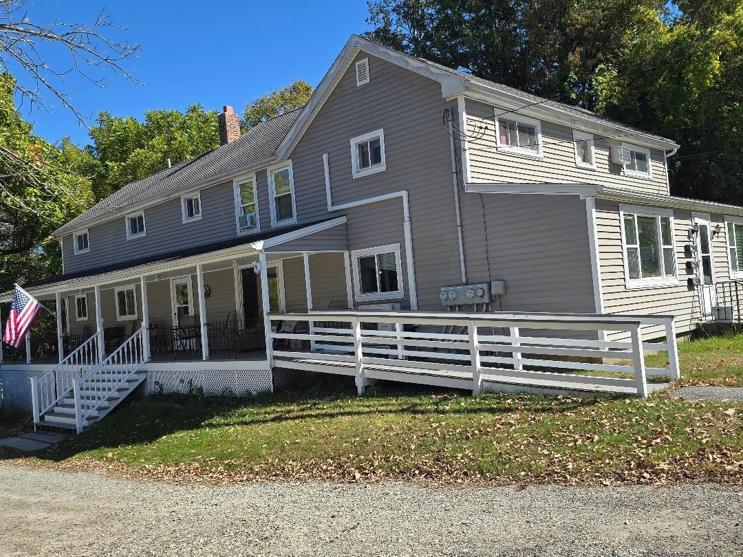 39 S Main St, Millbury, MA 01527