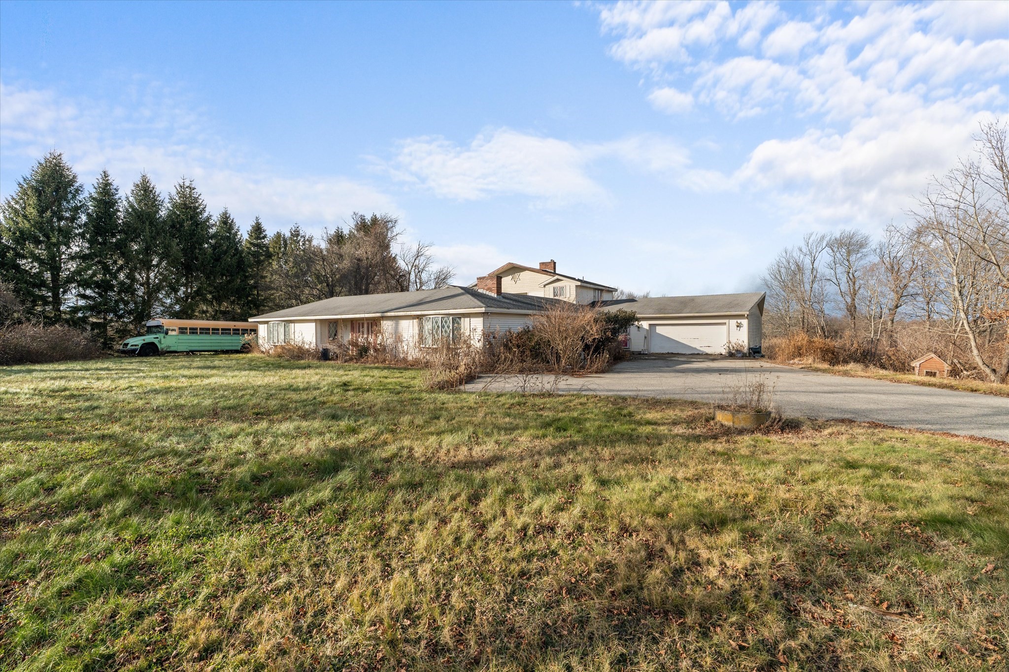186 Eight Lots Rd, Sutton, MA 01590 - Image 1