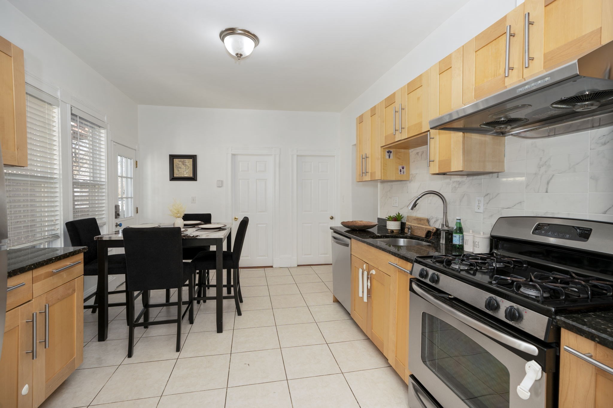 118 Brook Rd Unit 2, Quincy, MA 02169 - Image 2