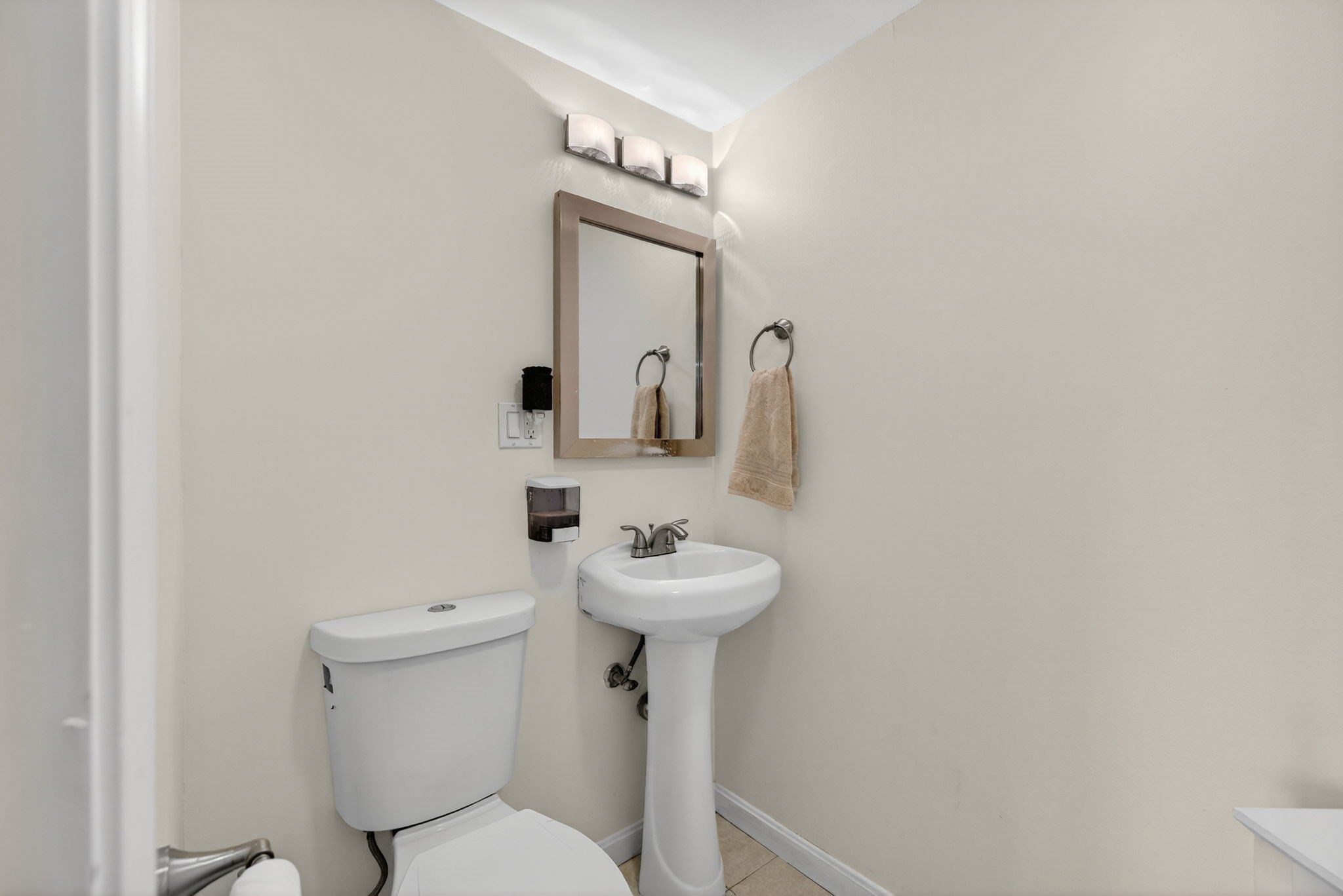 762 Main Street, Wakefield, MA 01880 - Image 12