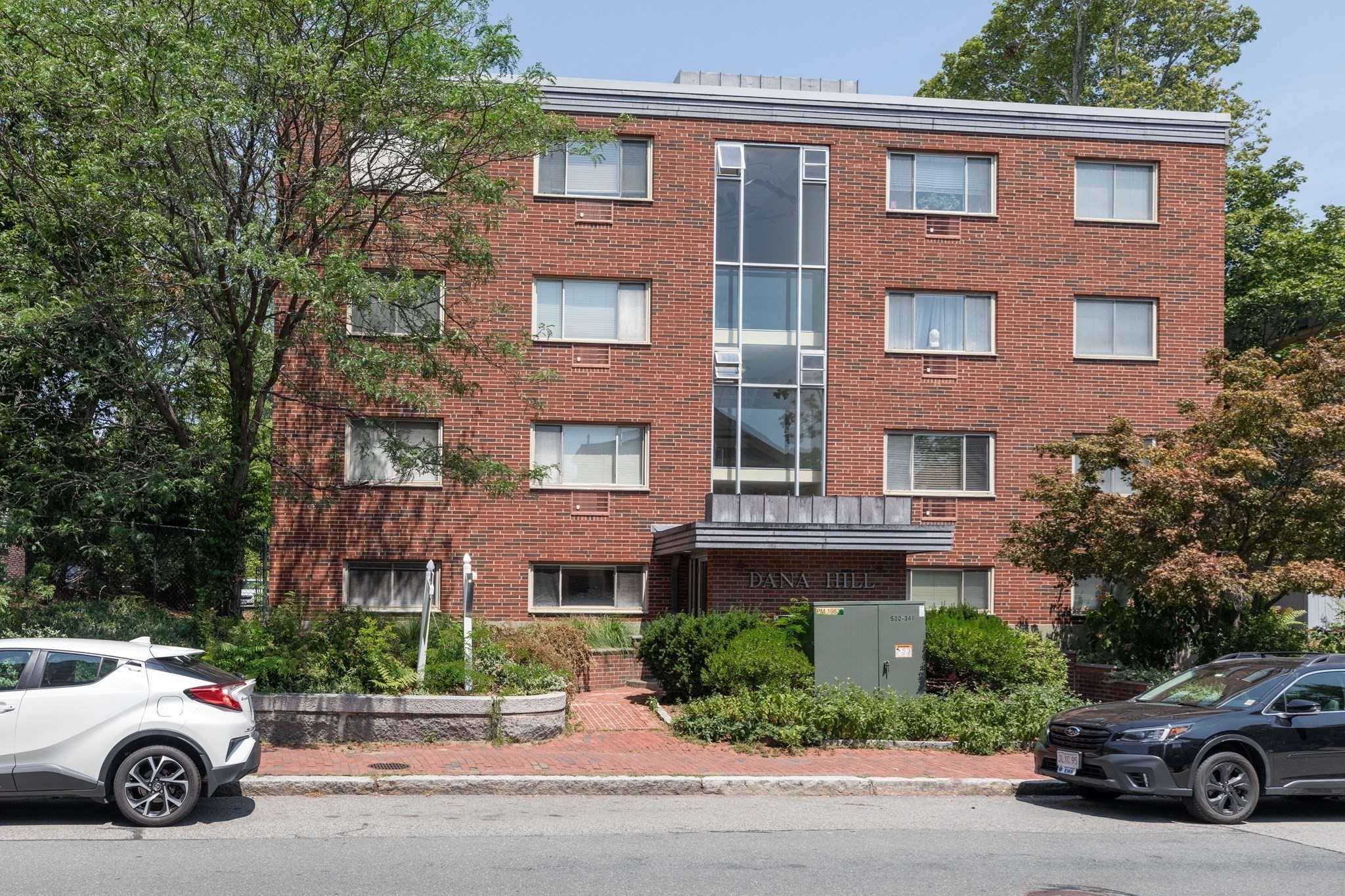 329 Harvard St Unit 1, Cambridge, MA 02139