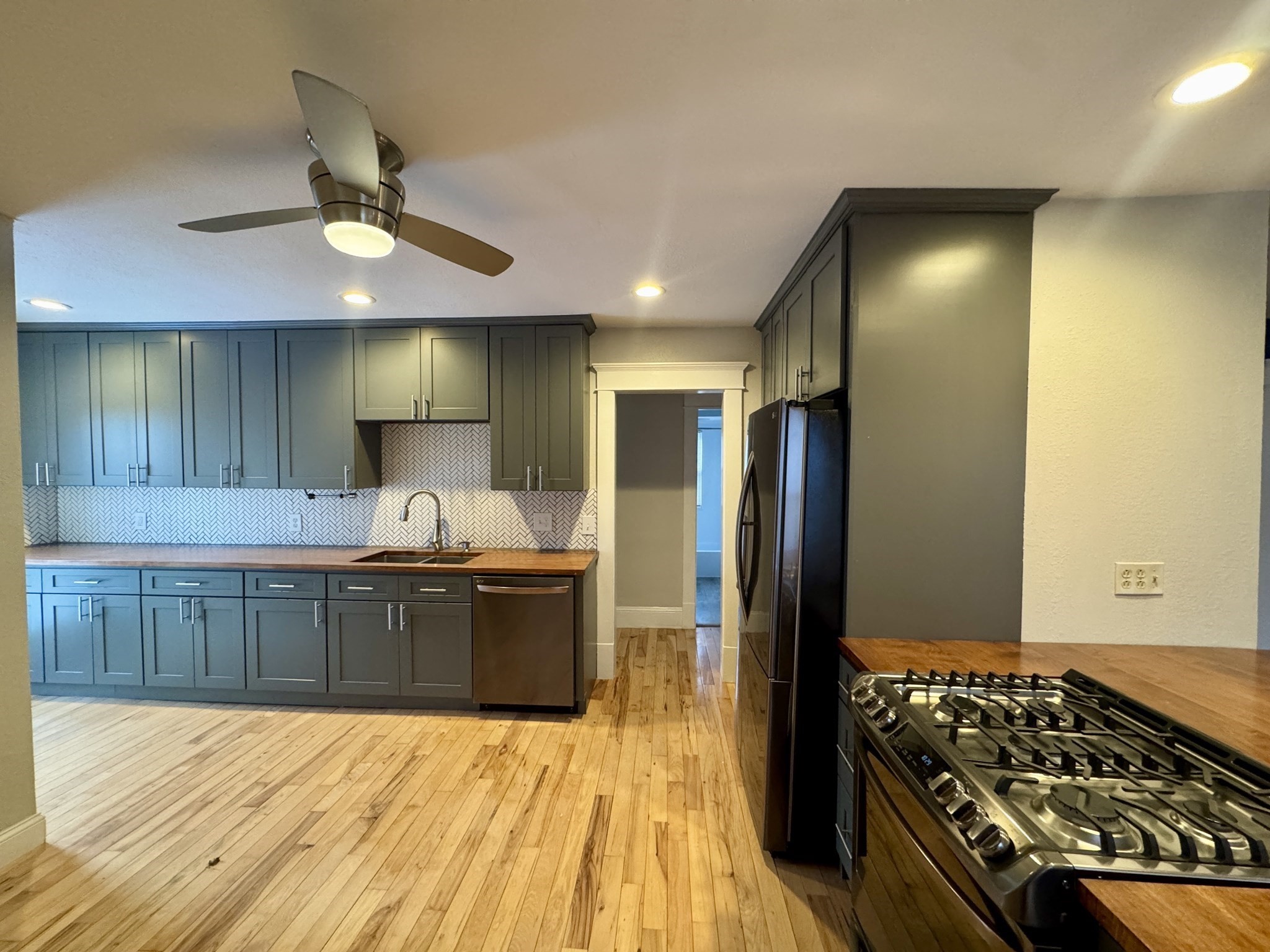 58 Brookline Ave, Holyoke, MA 01040 - Image 7