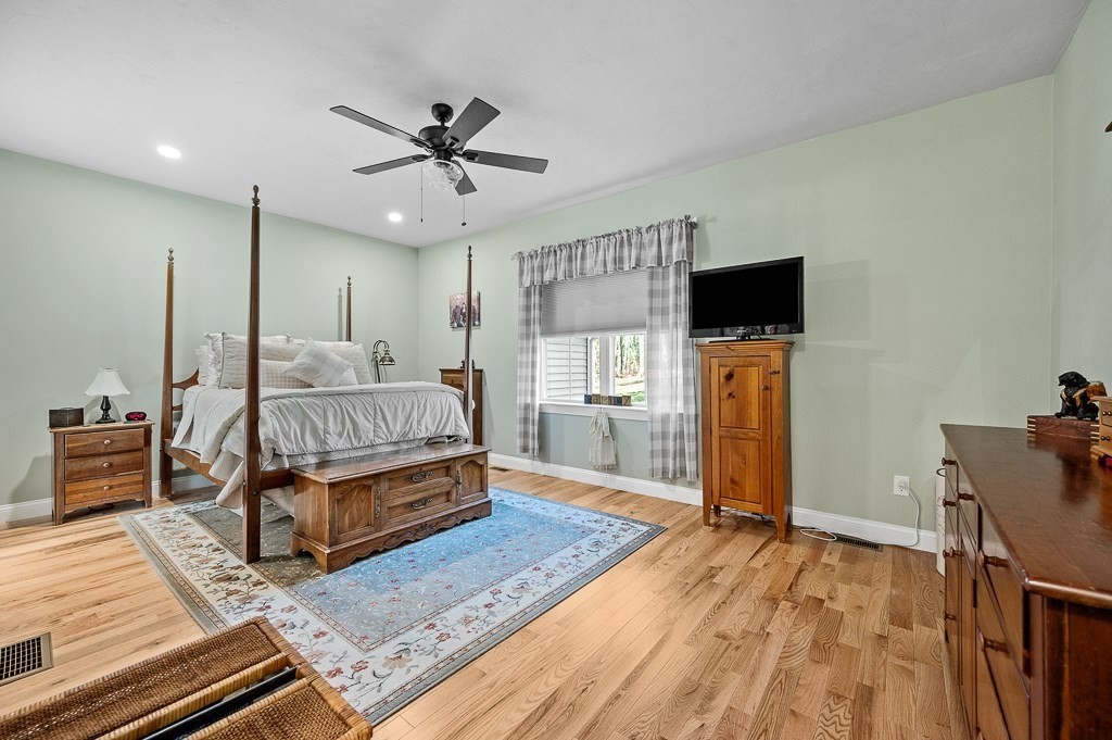 33 Brown Bear Ln Unit 33, Milford, MA 01757 - Image 14