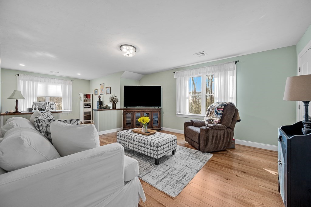 33 Brown Bear Ln Unit 33, Milford, MA 01757 - Image 23