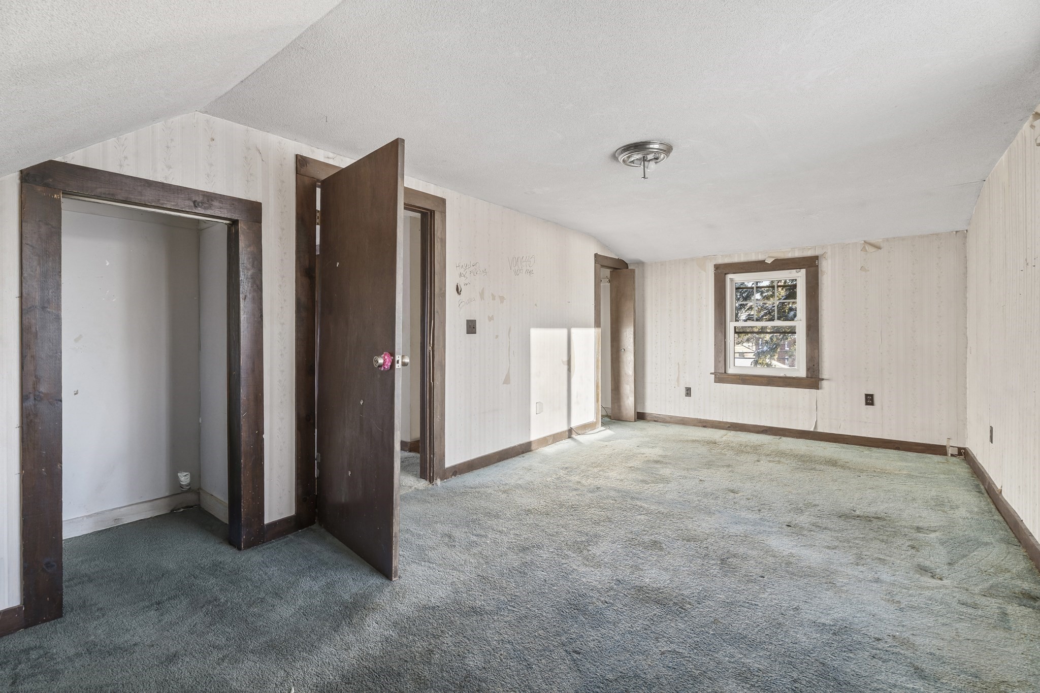 861 Grattan St, Chicopee, MA 01020 - Image 23