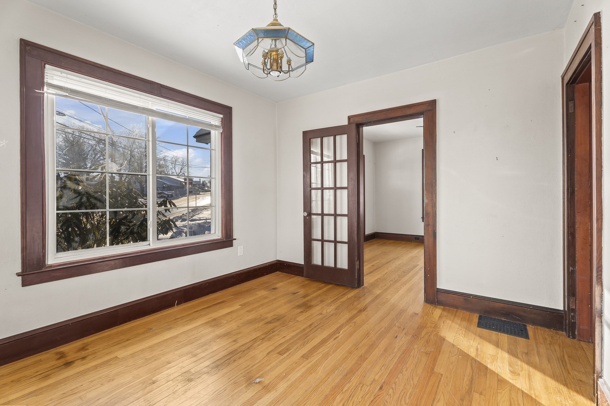 861 Grattan St, Chicopee, MA 01020 - Image 8