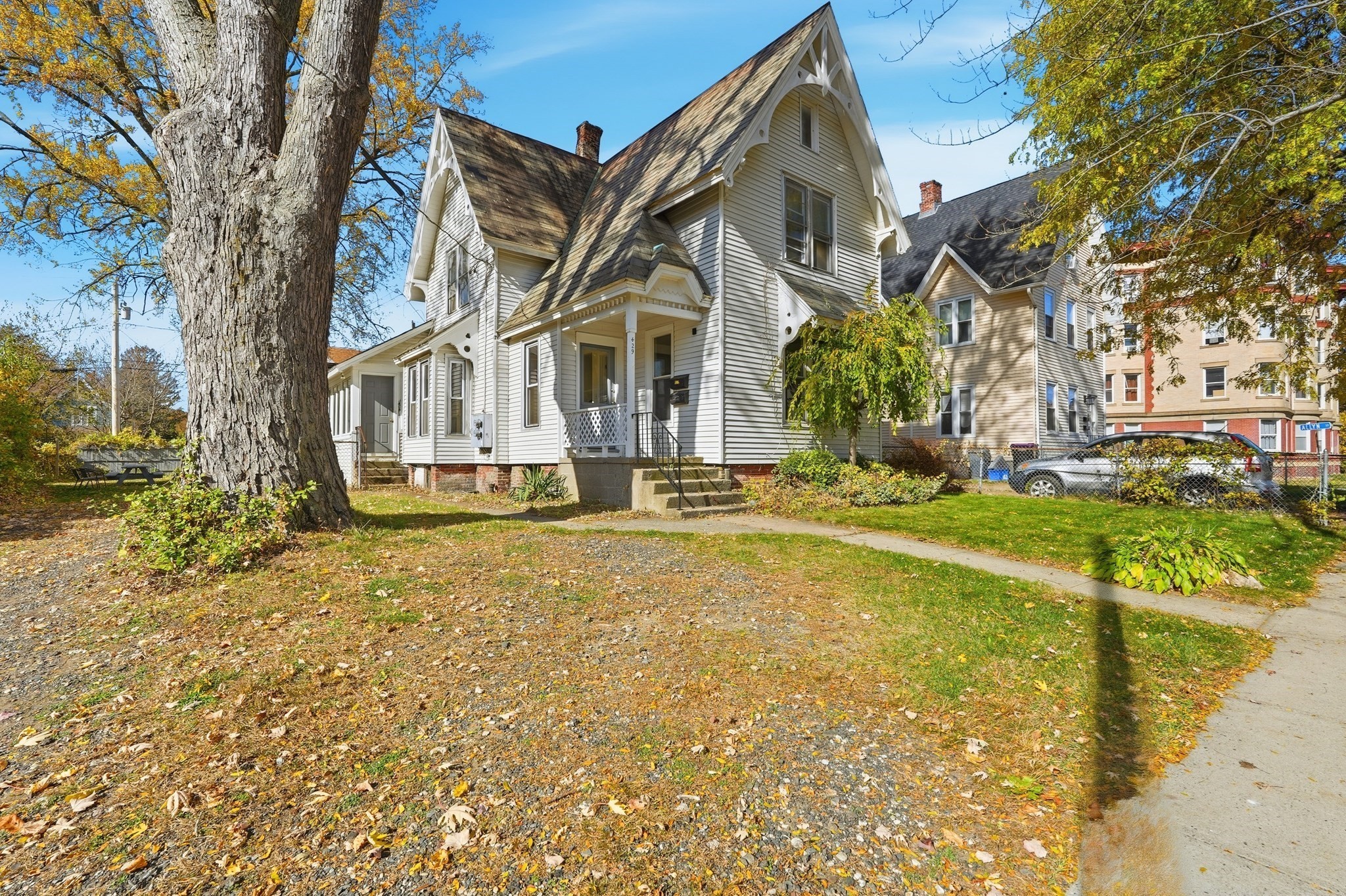 429 Pleasant St, Holyoke, MA 01040 - Image 1