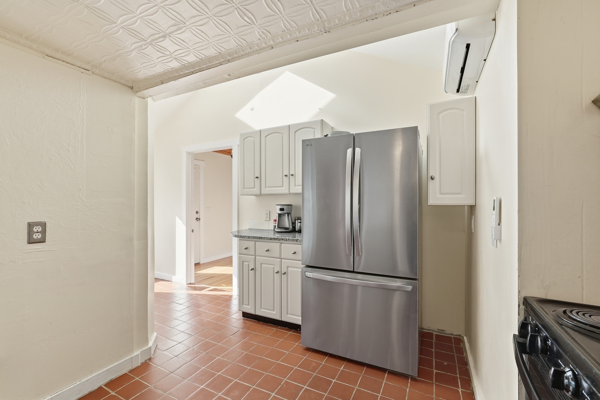 429 Pleasant St, Holyoke, MA 01040 - Image 18