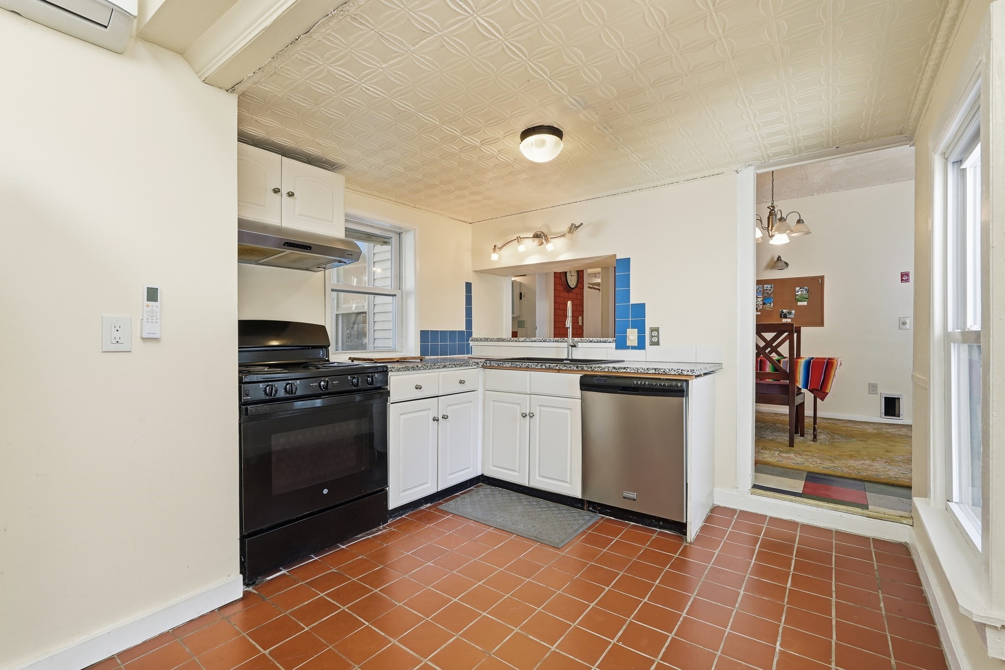 429 Pleasant St, Holyoke, MA 01040 - Image 19