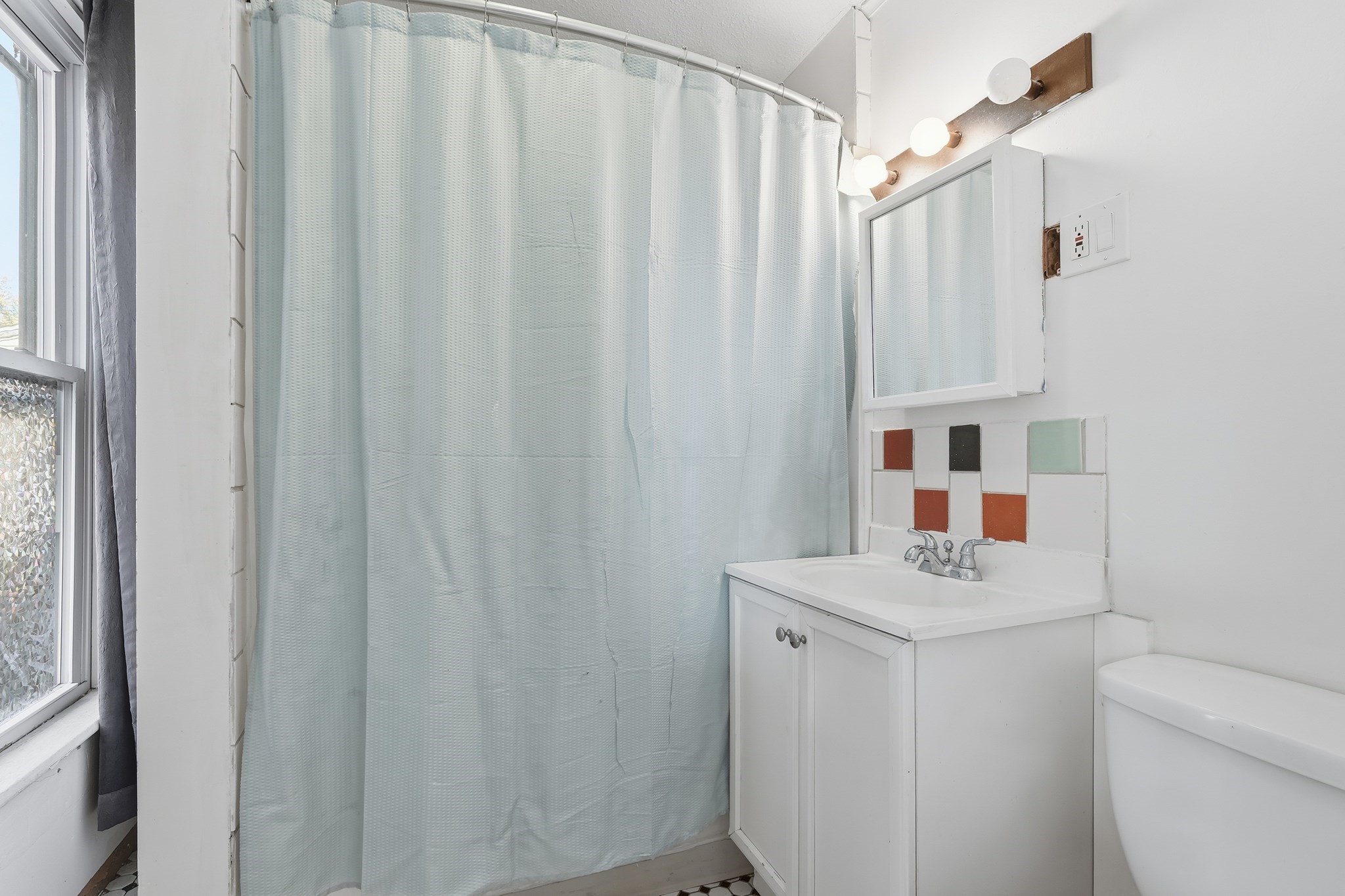 429 Pleasant St, Holyoke, MA 01040 - Image 23