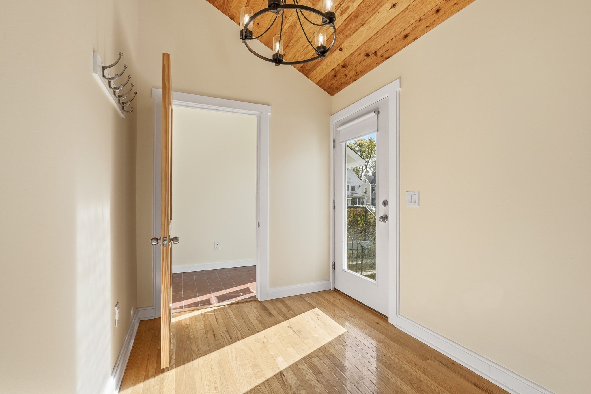 429 Pleasant St, Holyoke, MA 01040 - Image 27