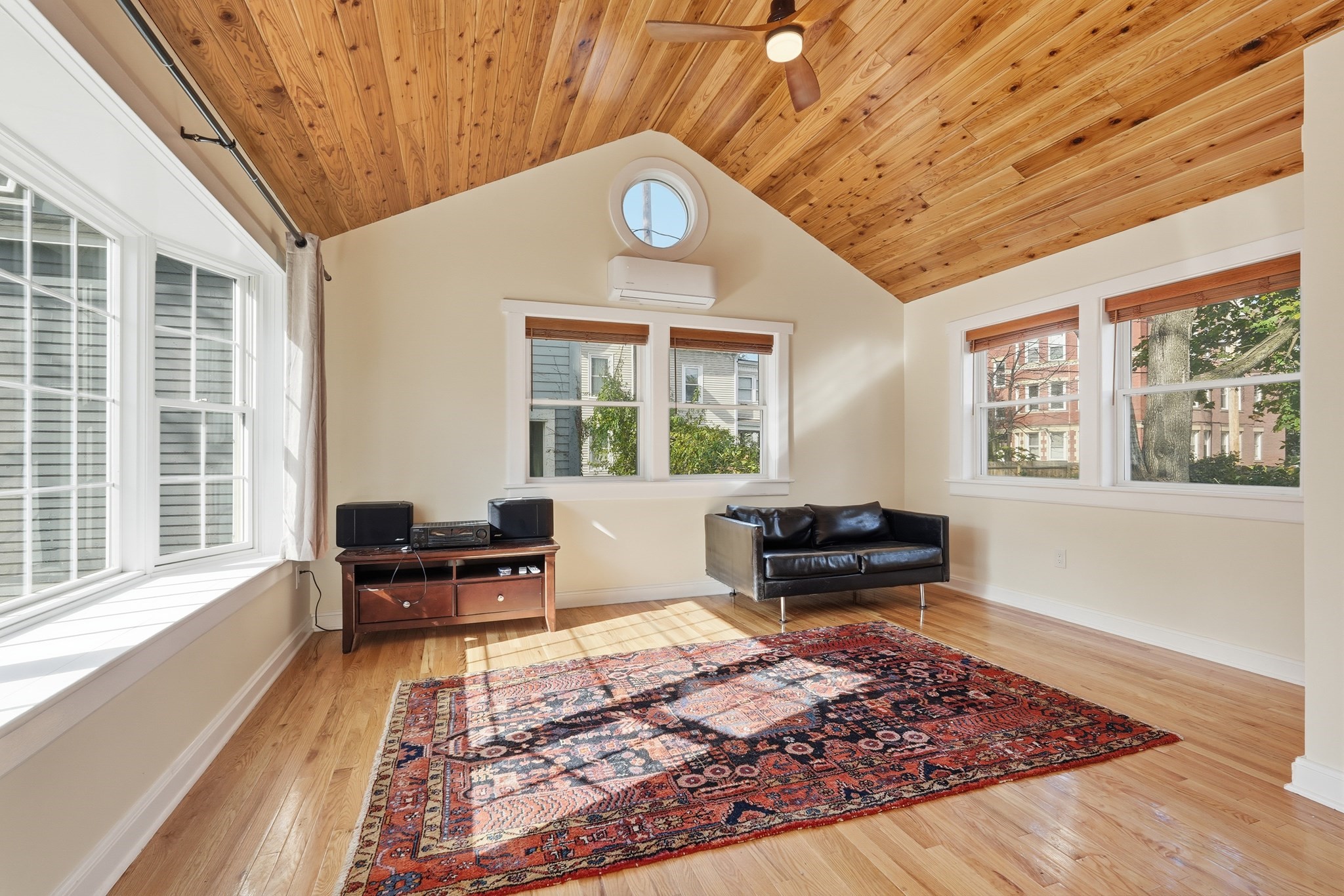 429 Pleasant St, Holyoke, MA 01040 - Image 28