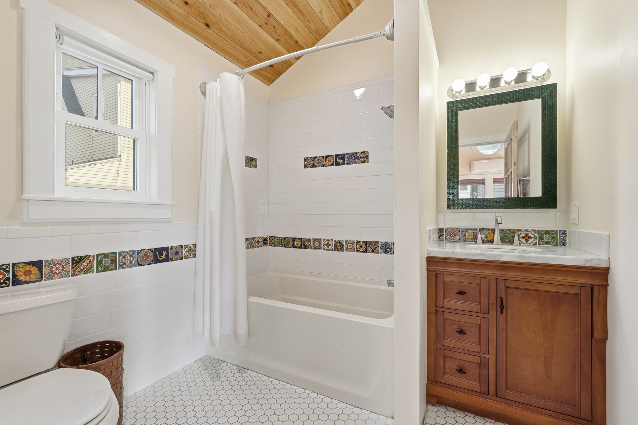 429 Pleasant St, Holyoke, MA 01040 - Image 31