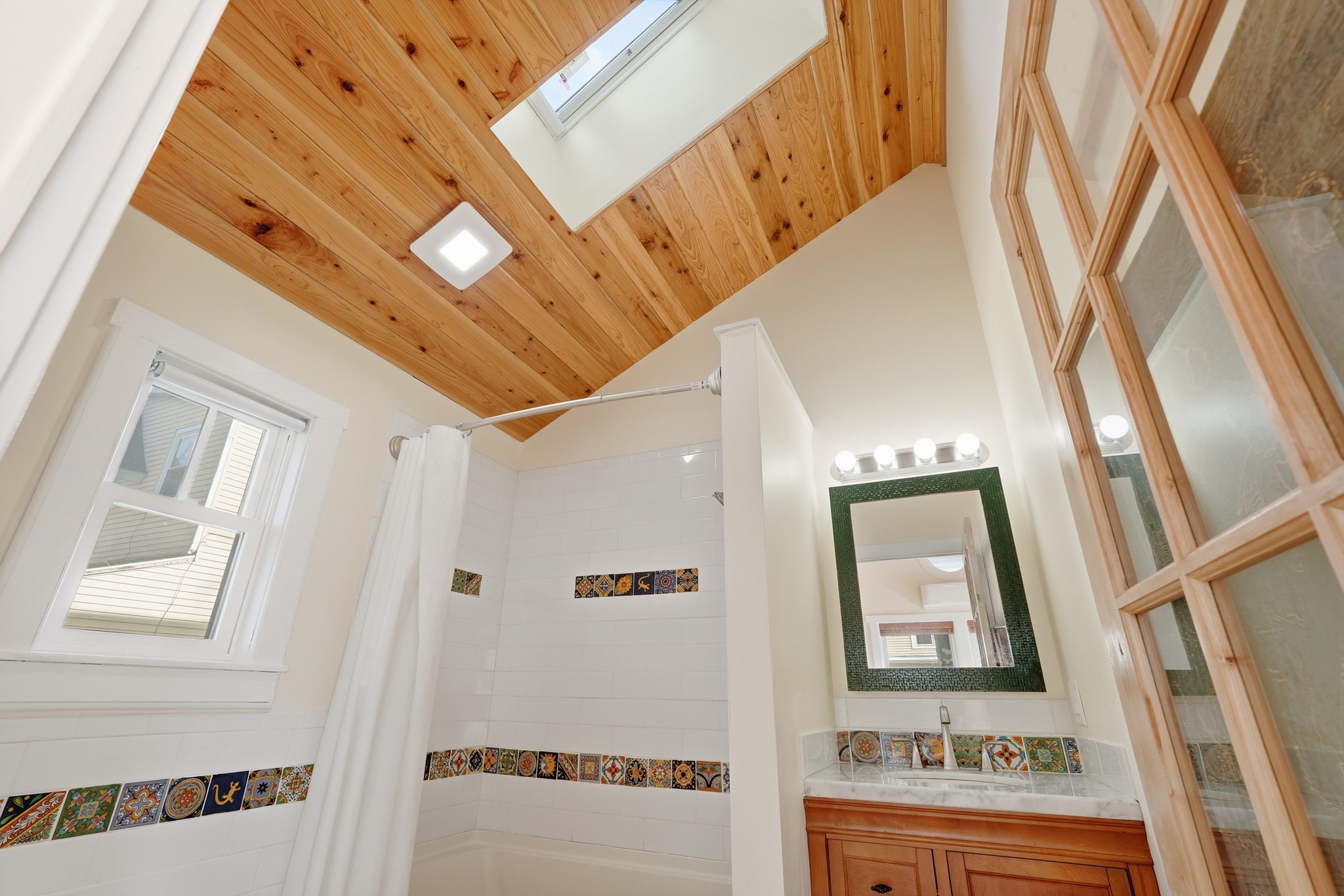 429 Pleasant St, Holyoke, MA 01040 - Image 32