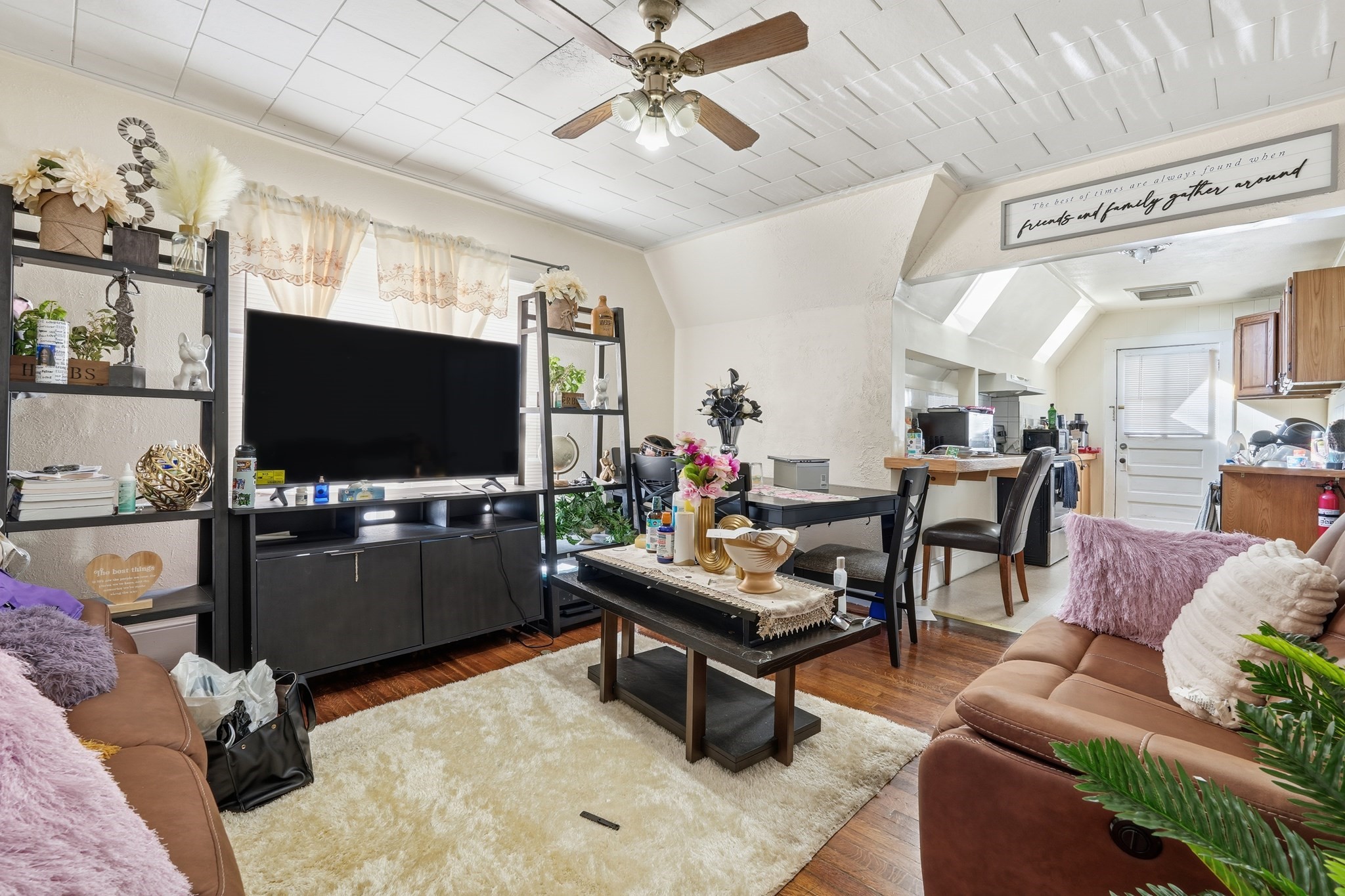 429 Pleasant St, Holyoke, MA 01040 - Image 33