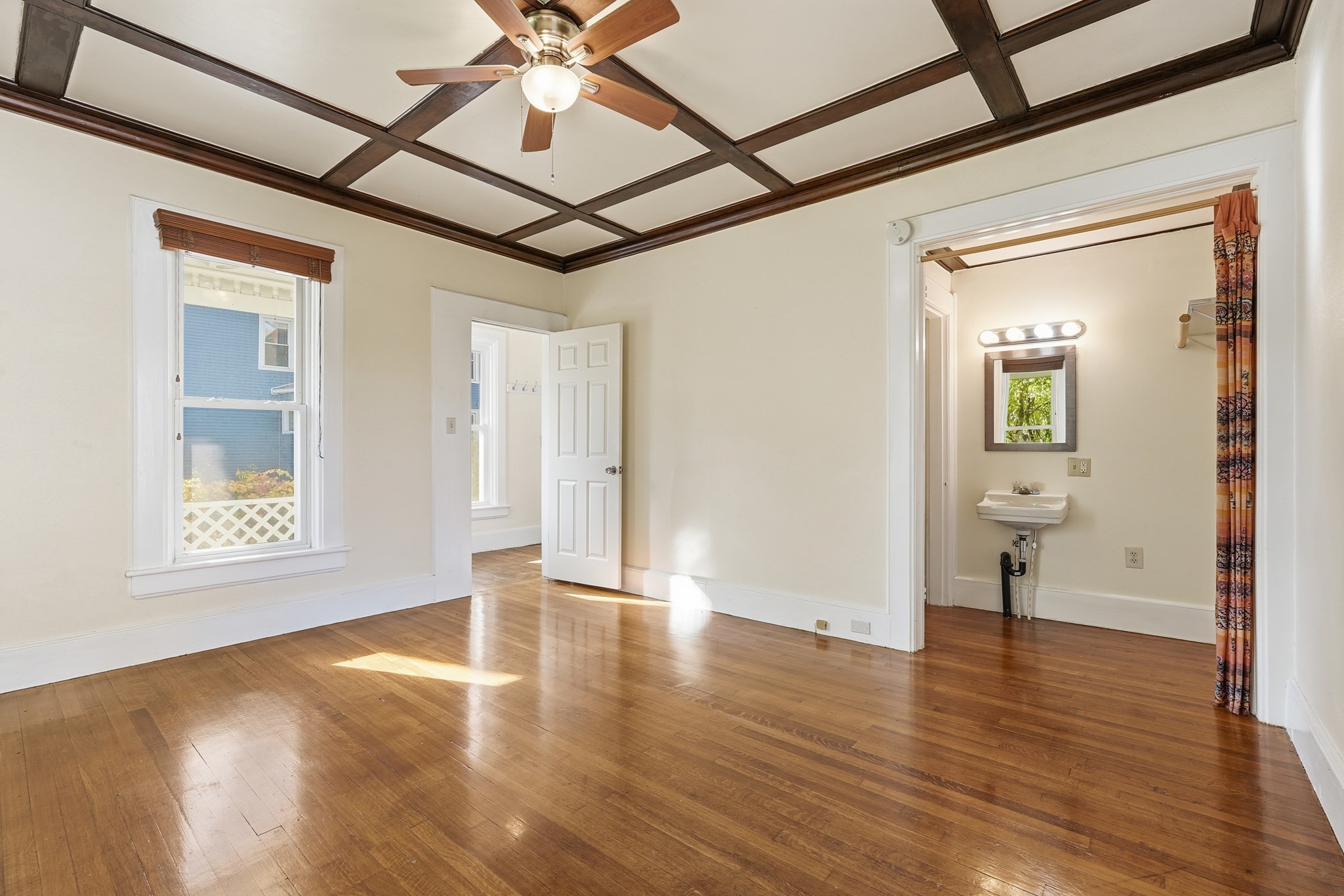 429 Pleasant St, Holyoke, MA 01040 - Image 8