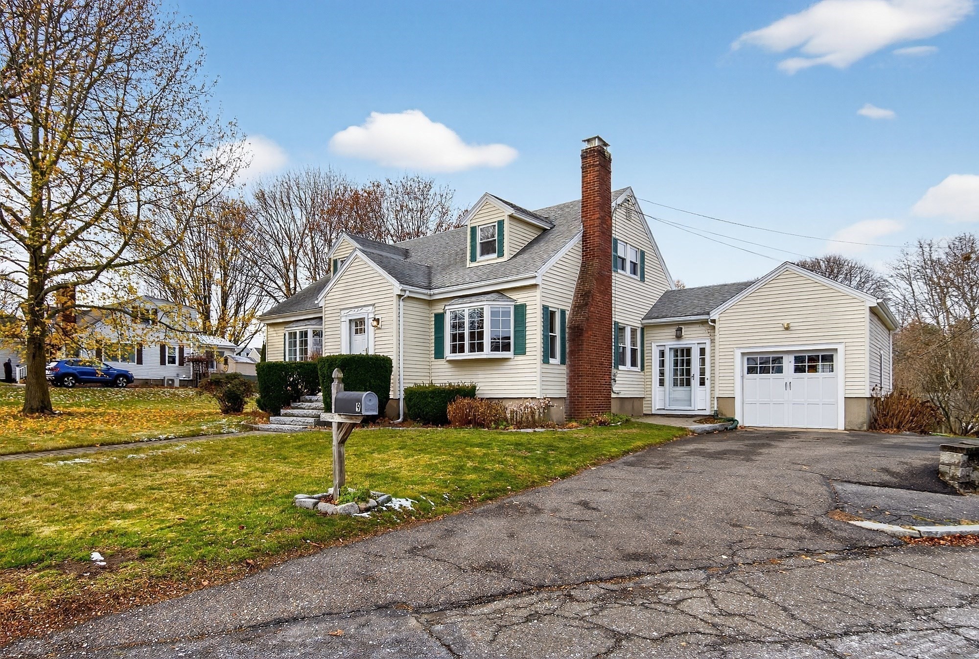 9 Violet Rd, Peabody, MA 01960