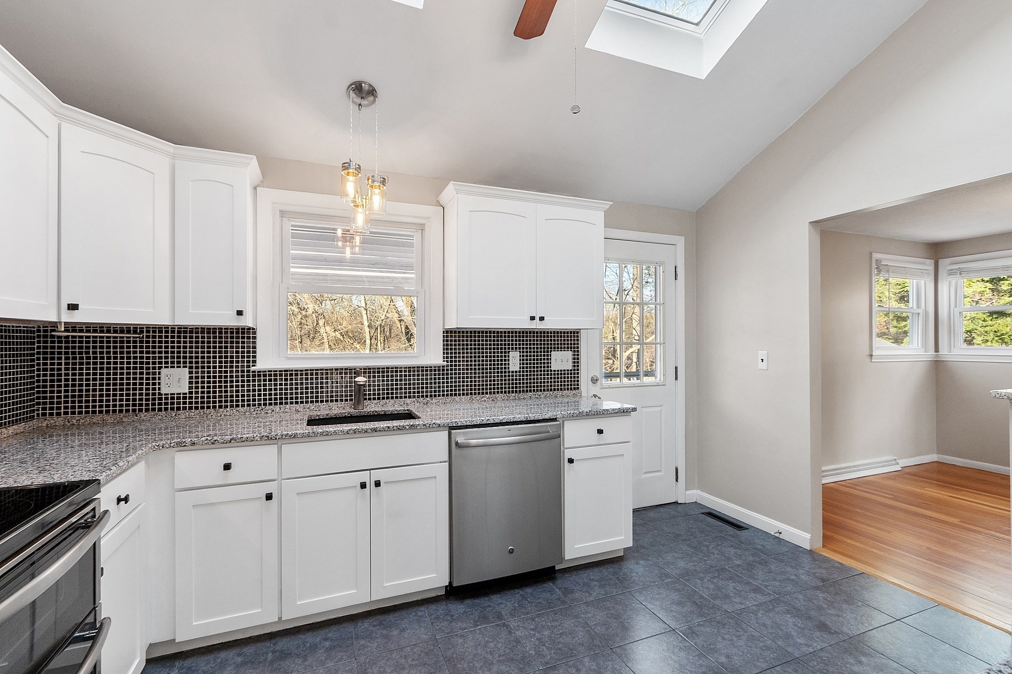 470 Trull Rd, Tewksbury, MA 01876 - Image 12