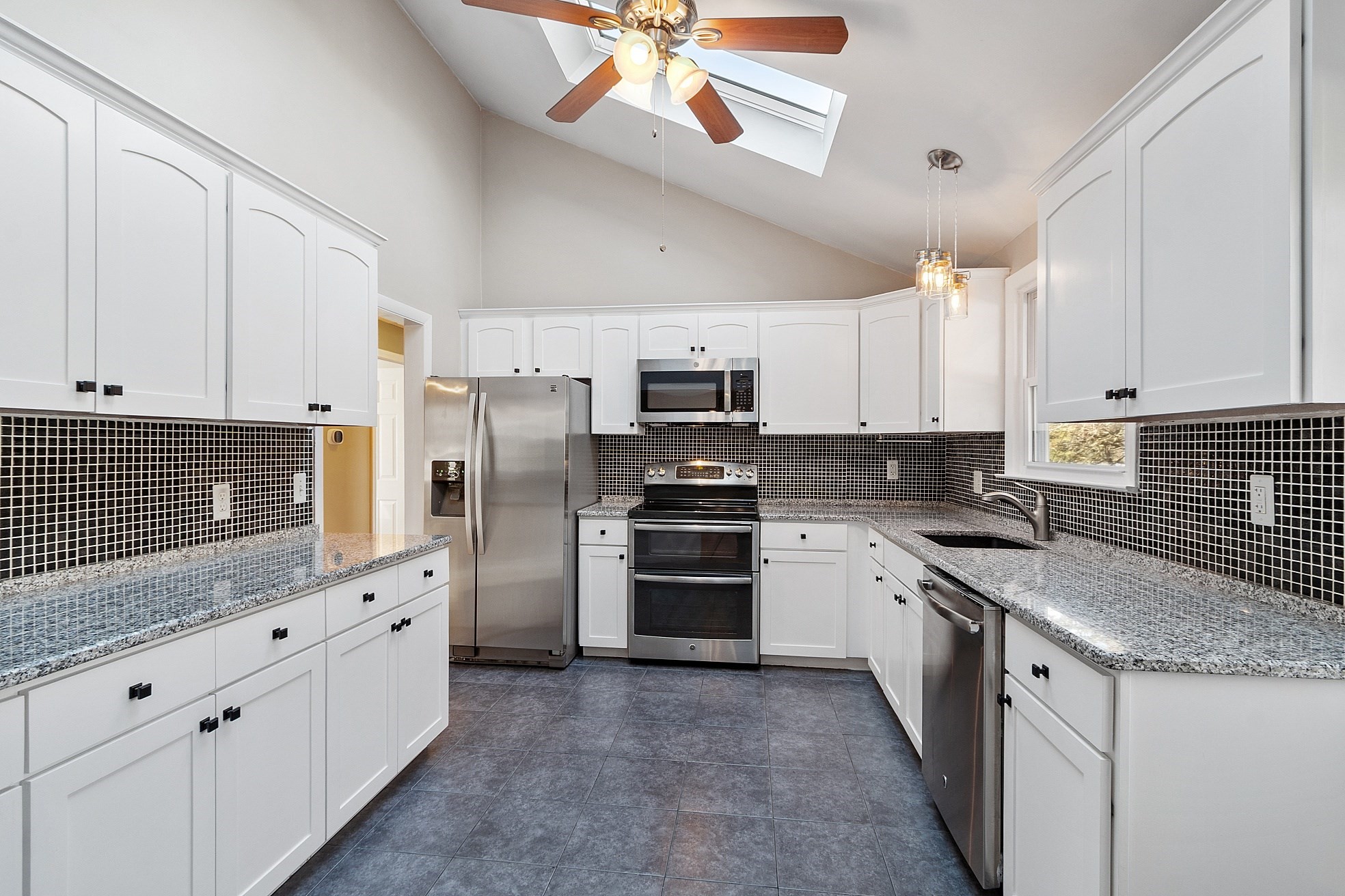 470 Trull Rd, Tewksbury, MA 01876 - Image 9