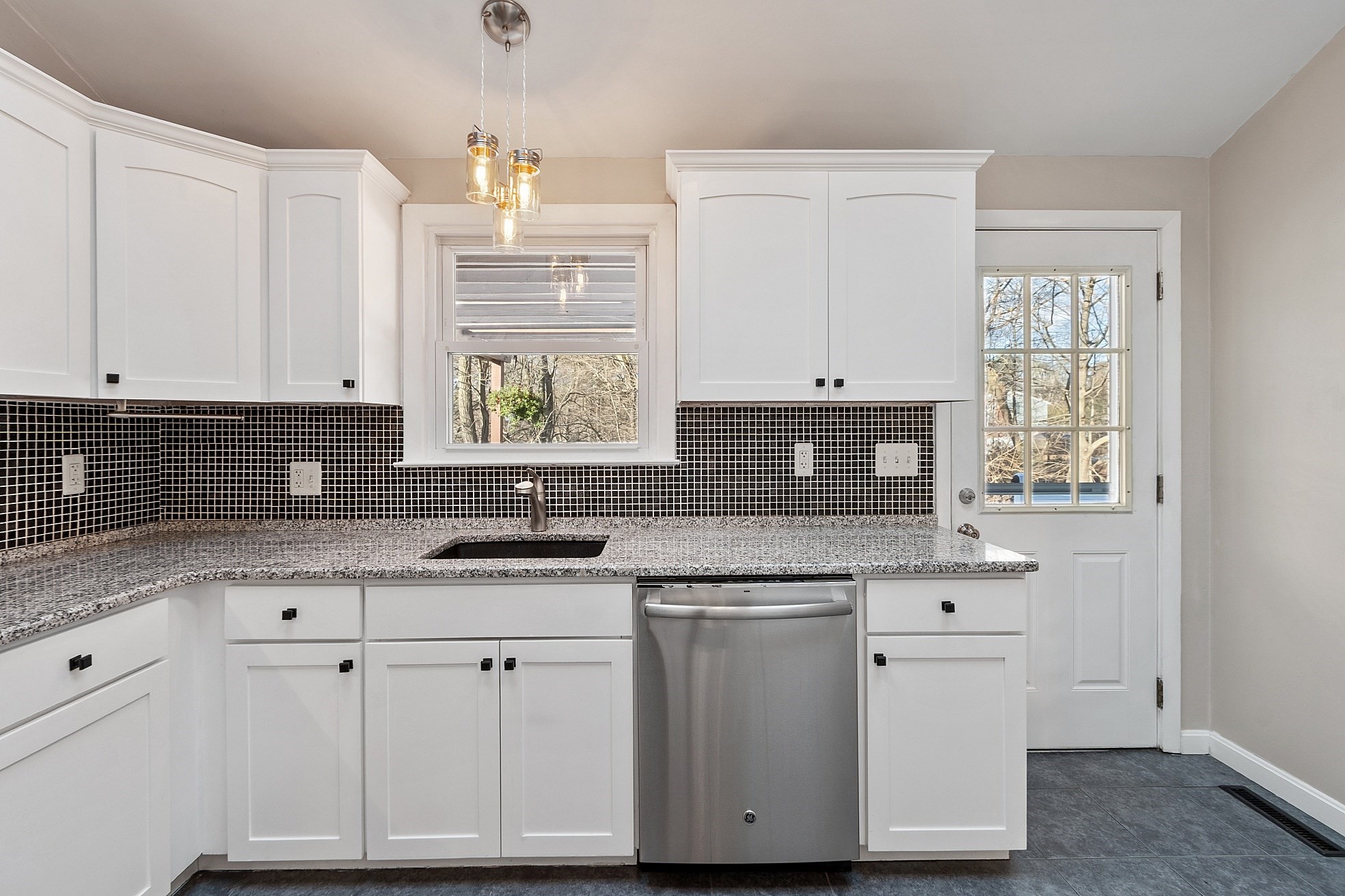 470 Trull Rd, Tewksbury, MA 01876 - Image 10