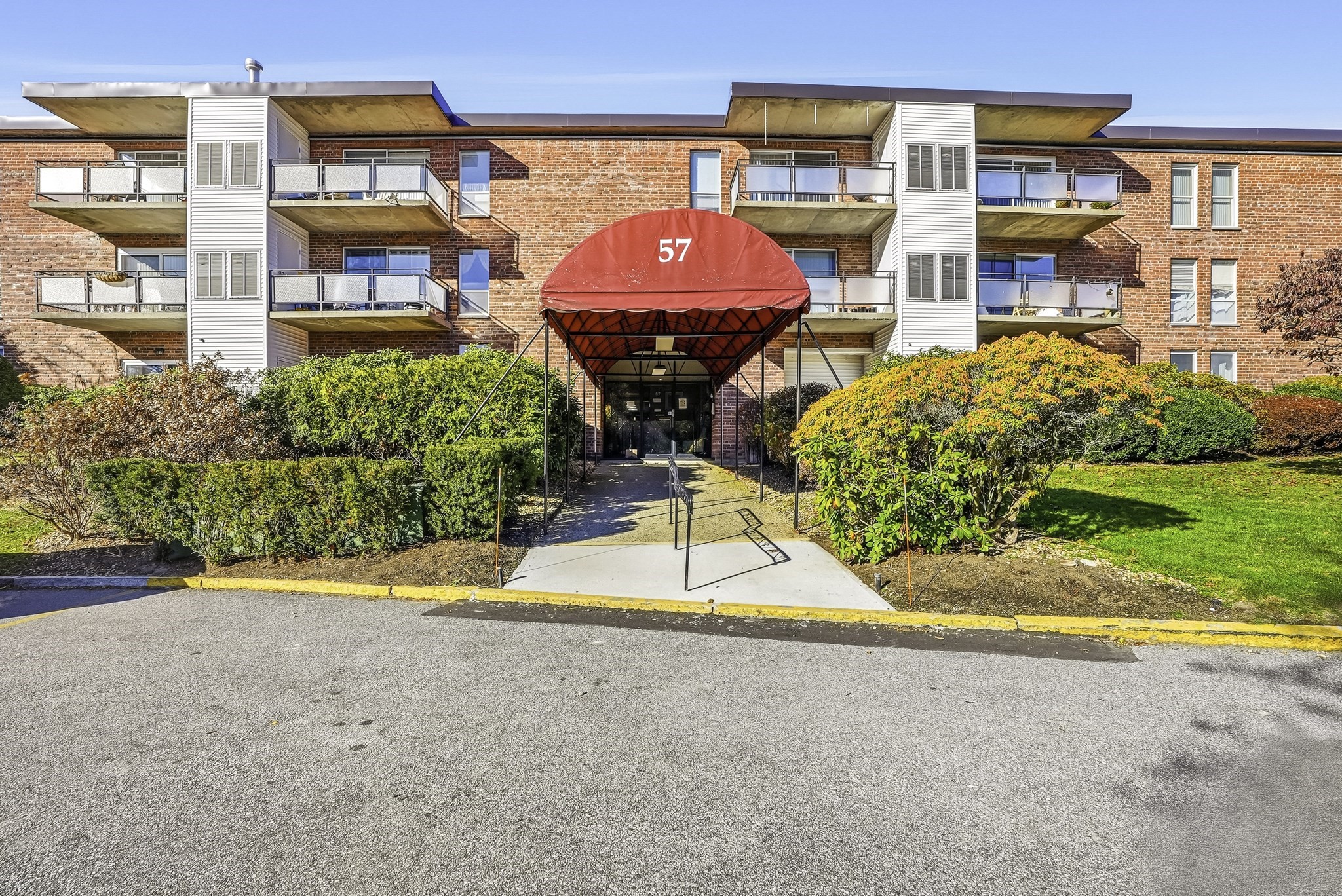 57 Broadlawn Park Unit 4B, West Roxbury, Boston, MA 02467