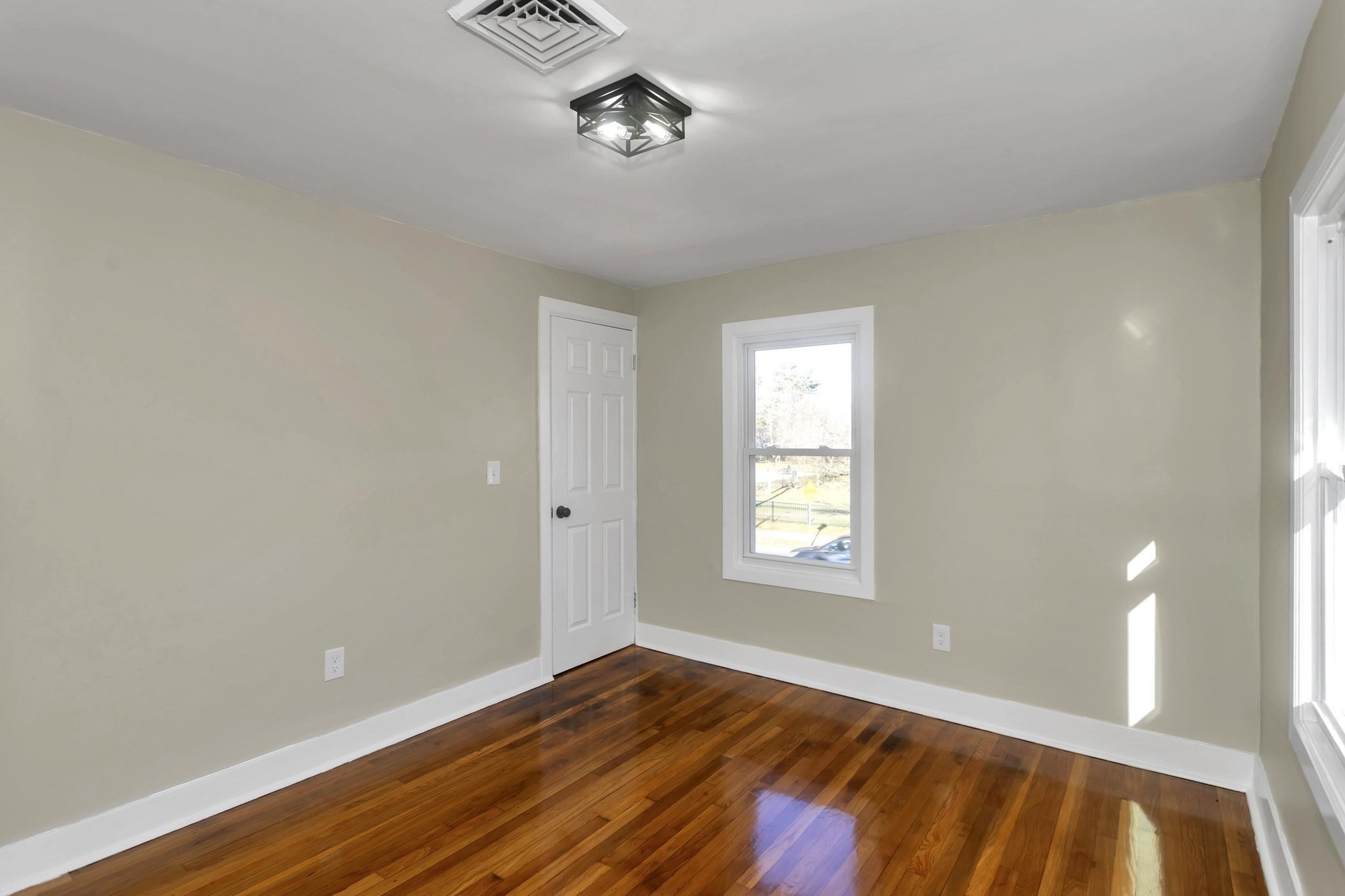 3 Norfolk St, Springfield, MA 01109 - Image 32