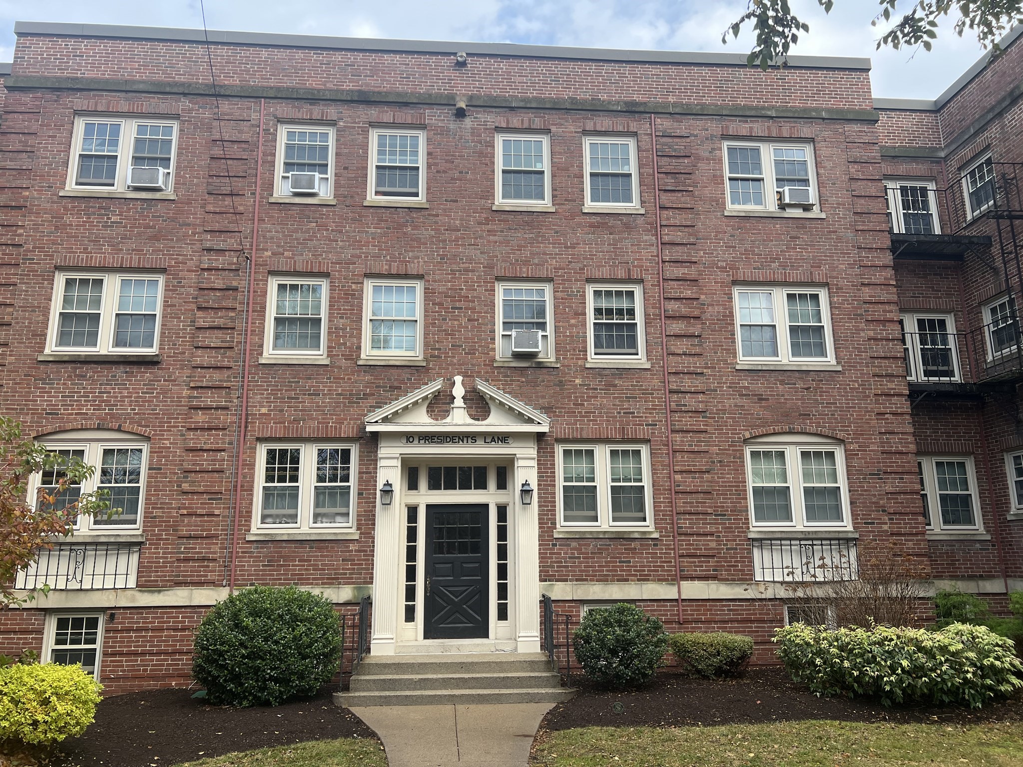 10 Presidents Ln Unit 10, Quincy, MA 02169 - Image 1