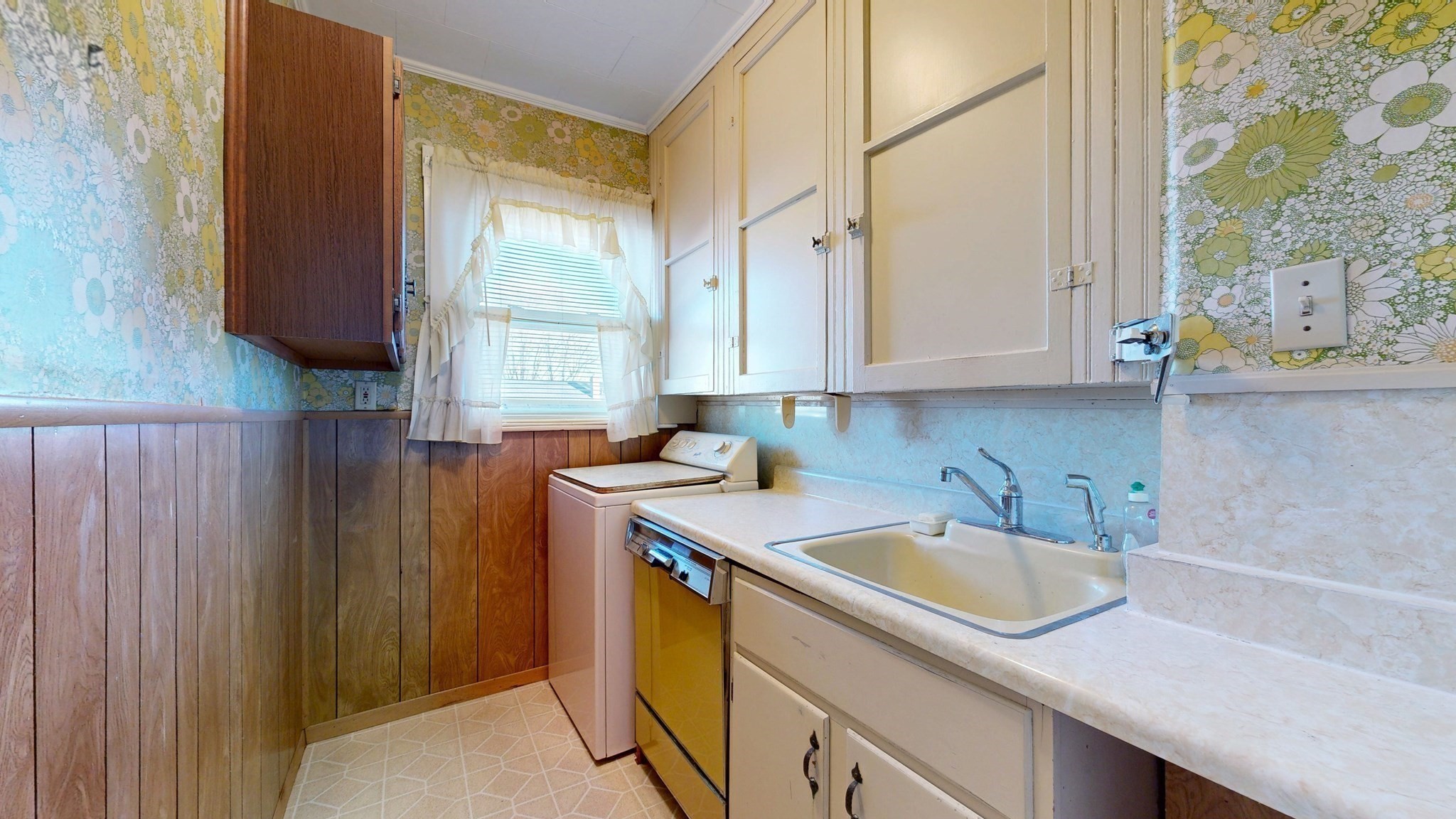 246 Shaw St, Lowell, MA 01851 - Image 26