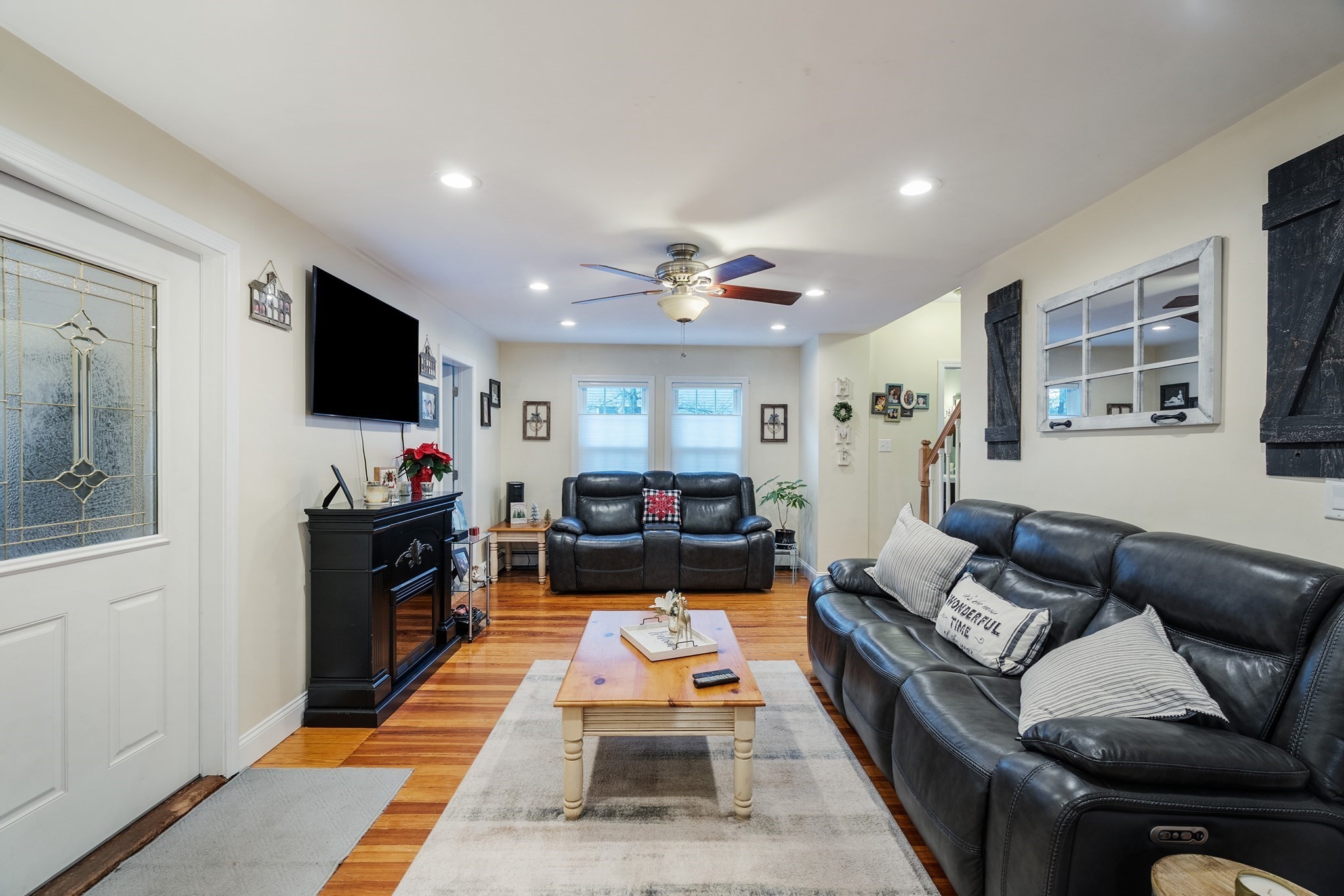 54 Lakeview Ave, Tewksbury, MA 01876 - Image 3